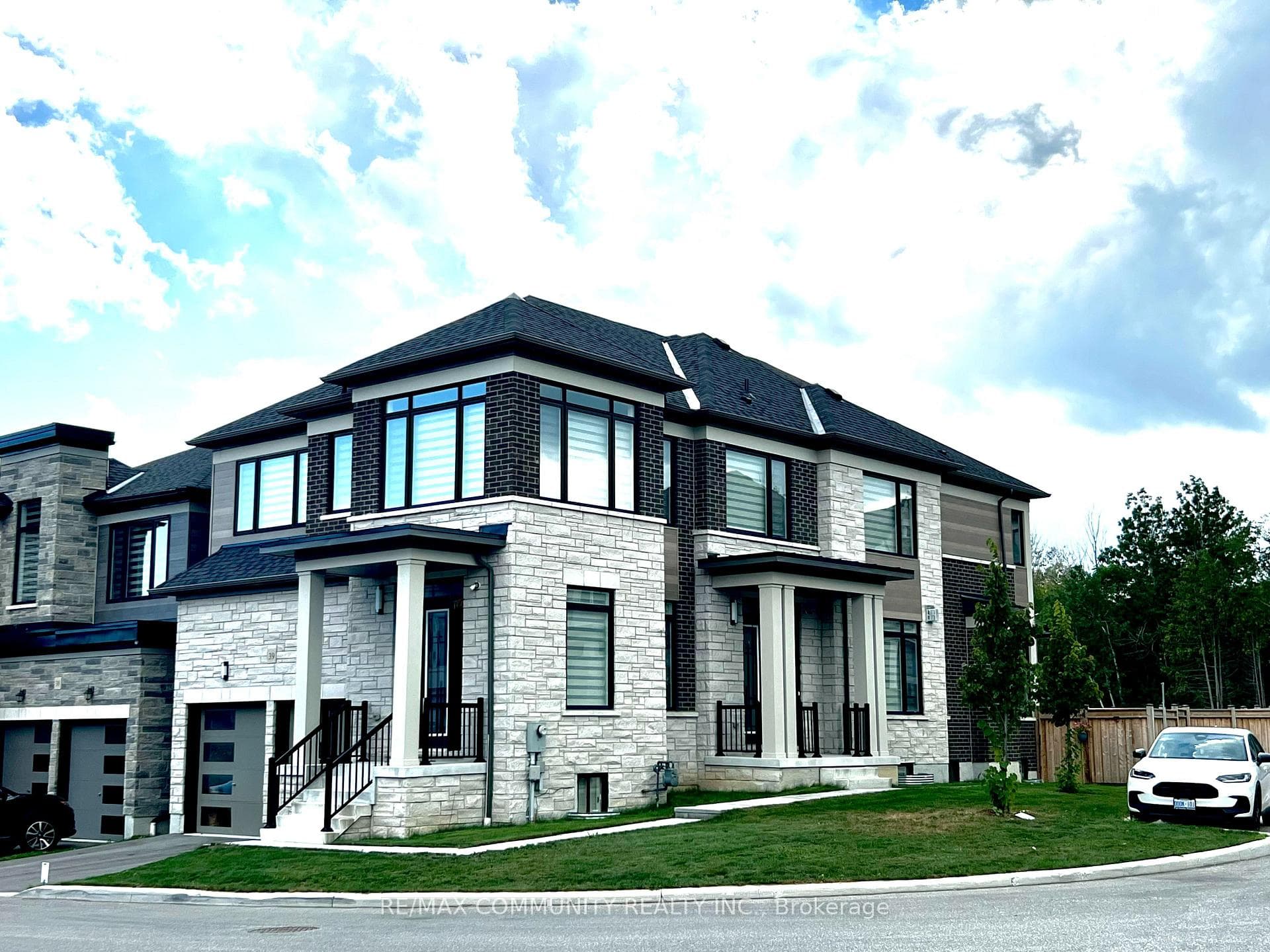 400 Finch Avenue 39, Pickering, ON L1V 1H8