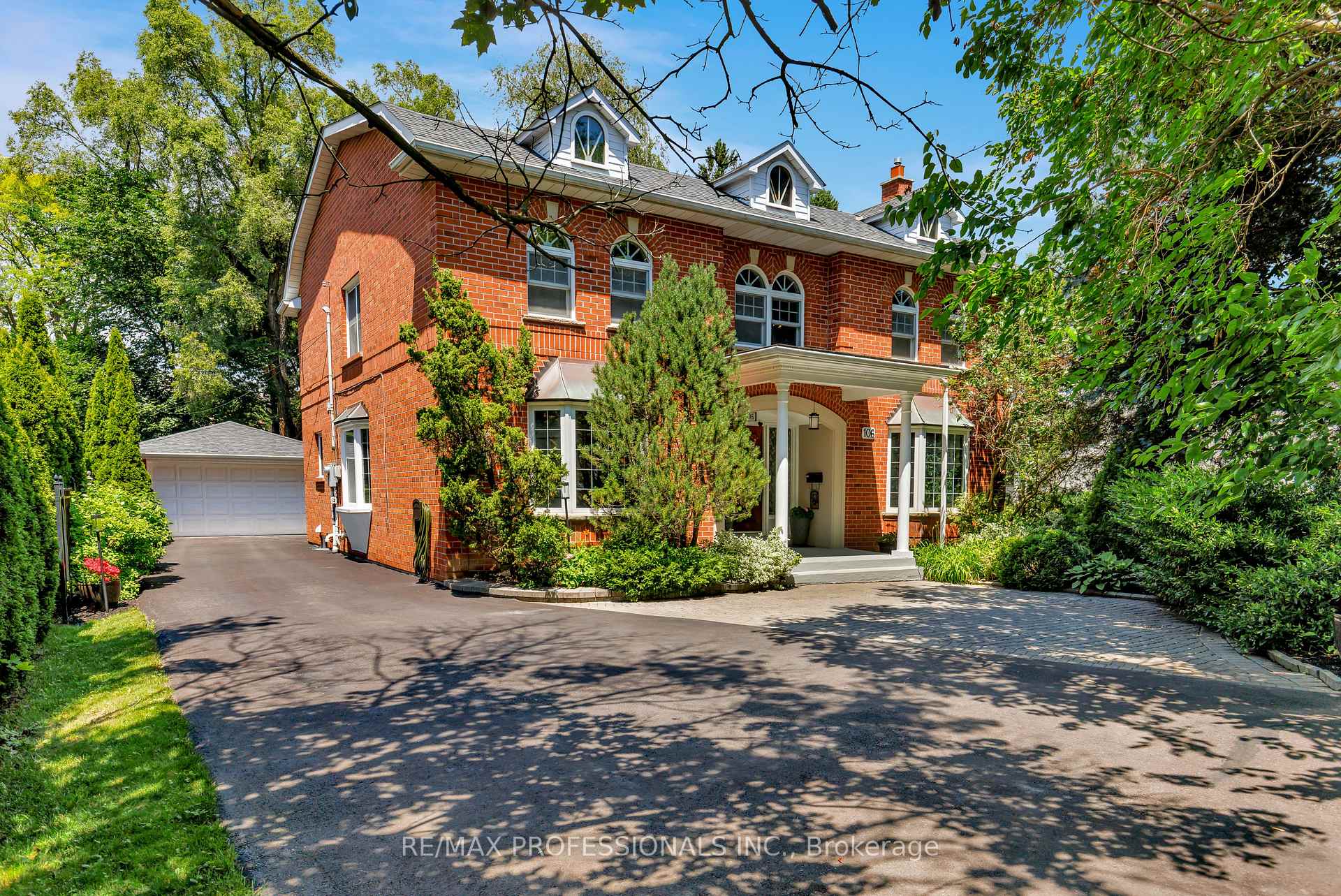 106 Rathburn Road, Toronto, ON M9A 1R7