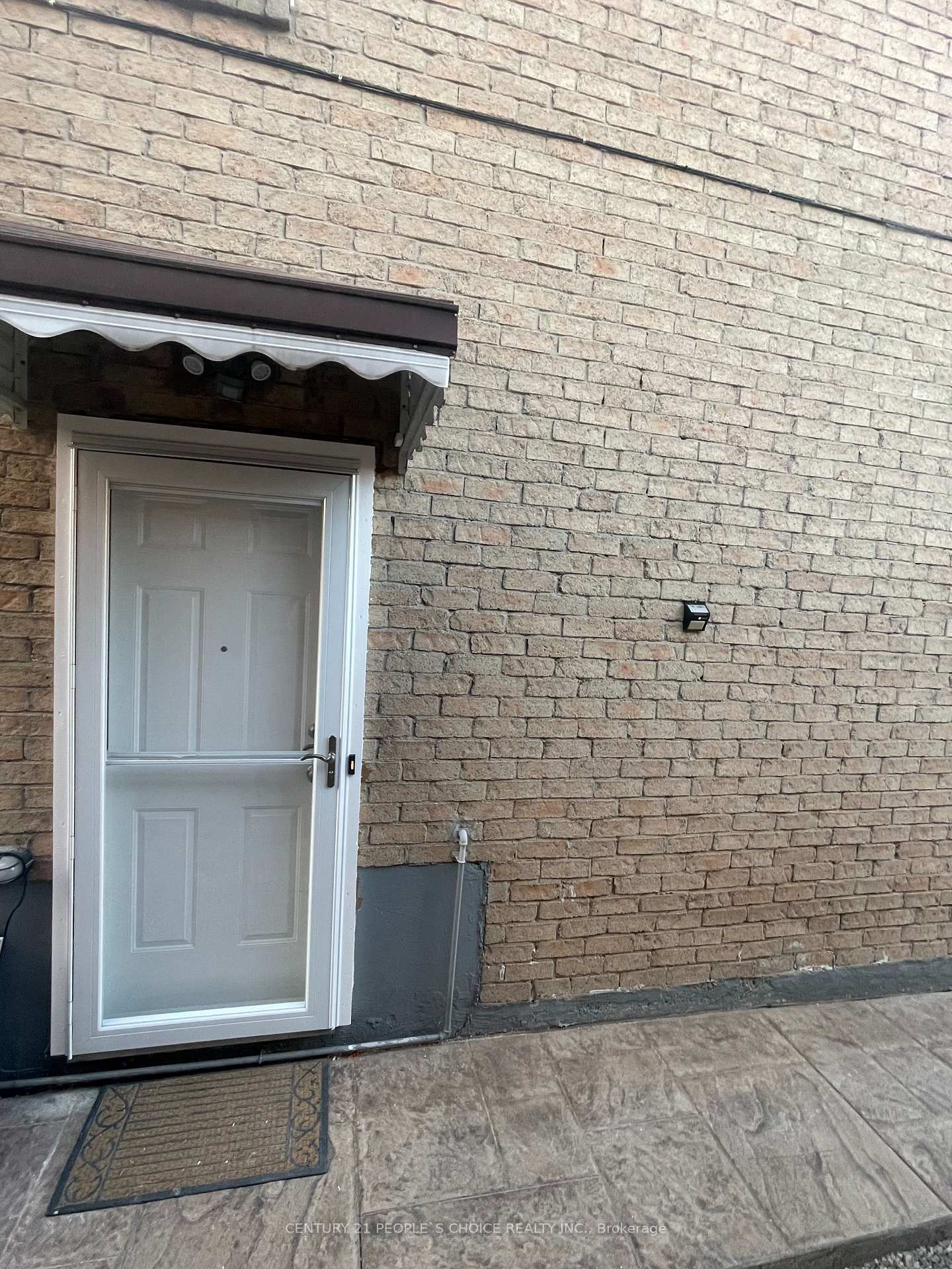 358 Kingsbridge Garden Circle Bsmt, Mississauga, ON L5R 1K8