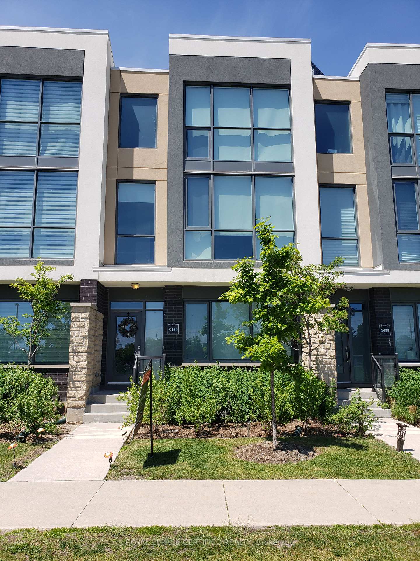 160 Little Creek Road 3, Mississauga, ON L5R 0E9