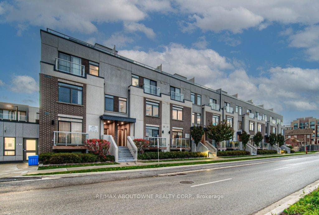 3078 Sixth Line 321, Oakville, ON L6M 1P8