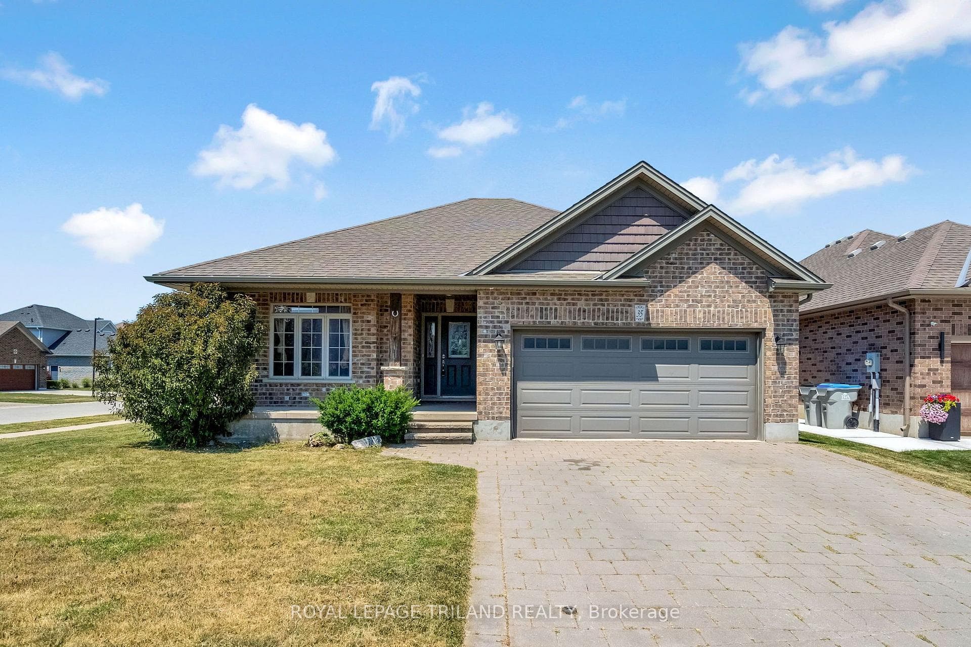 35 Cassie Crescent, Strathroy-Caradoc, ON N7G 4E3