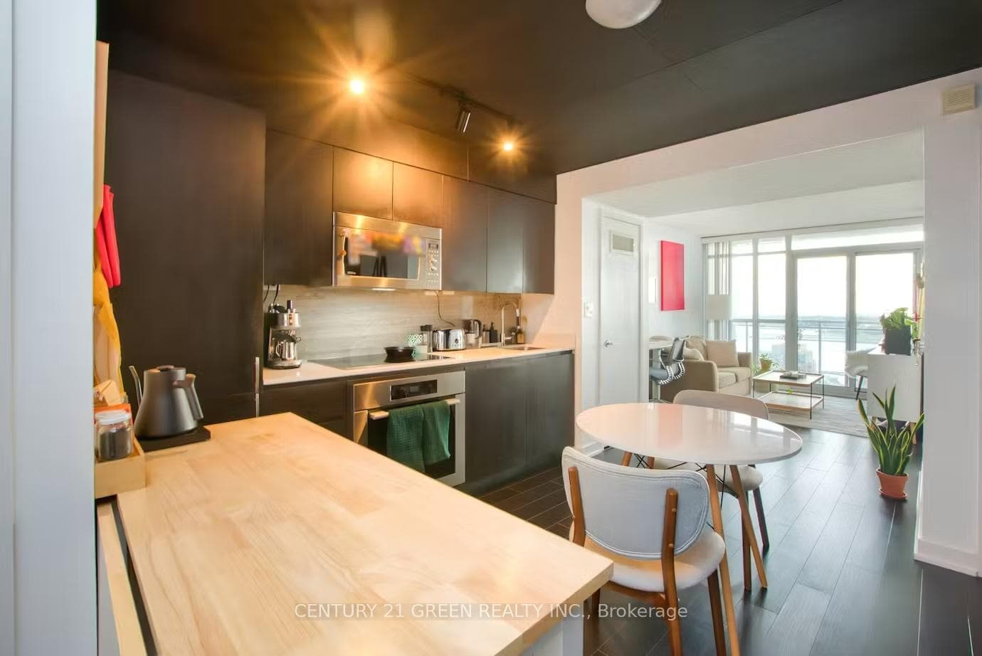 15 Iceboat Terrace 2308, Toronto, ON M5V 4A5