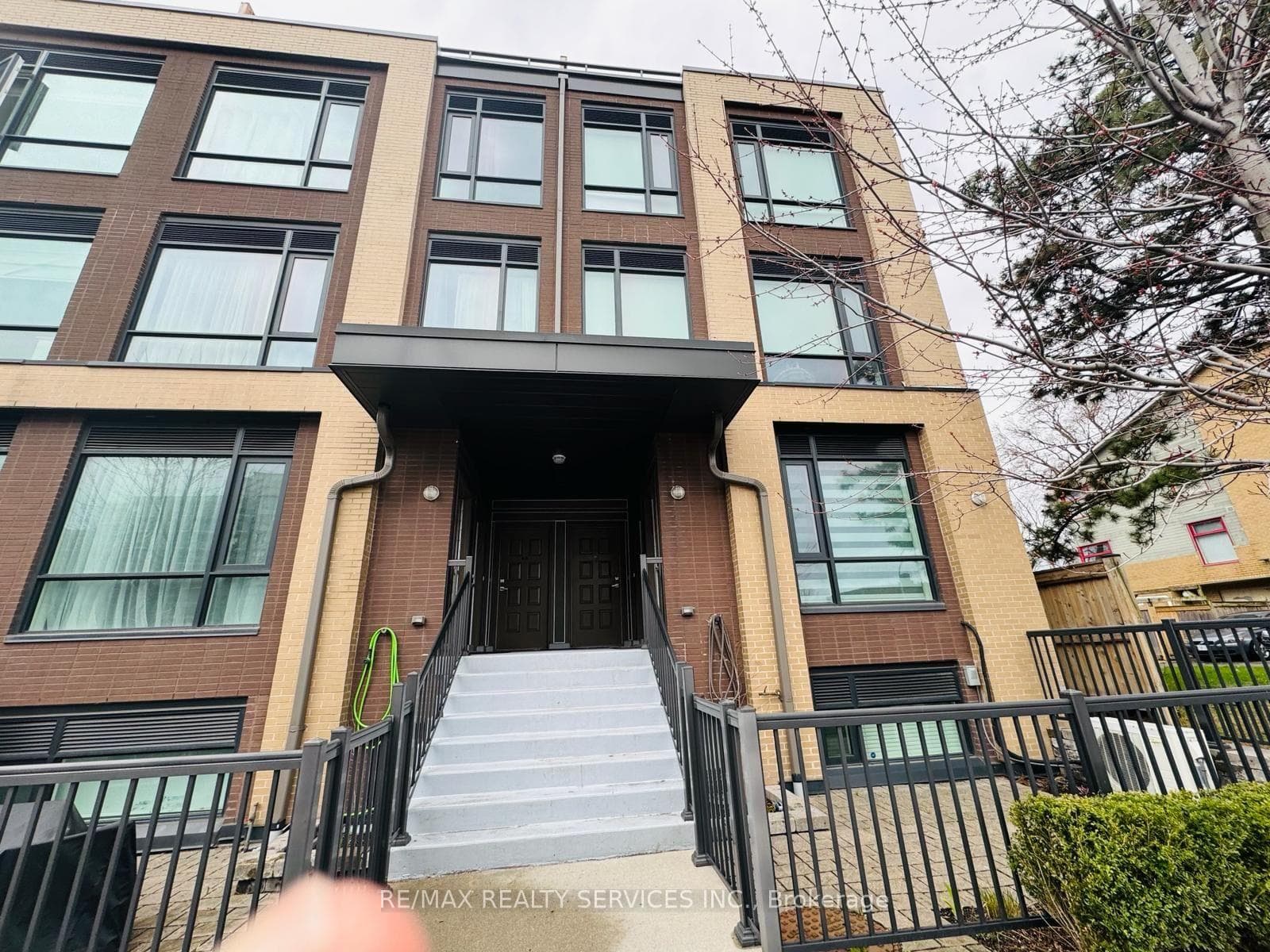 639 Lawrence Avenue W 321, Toronto, ON M6A 1A9