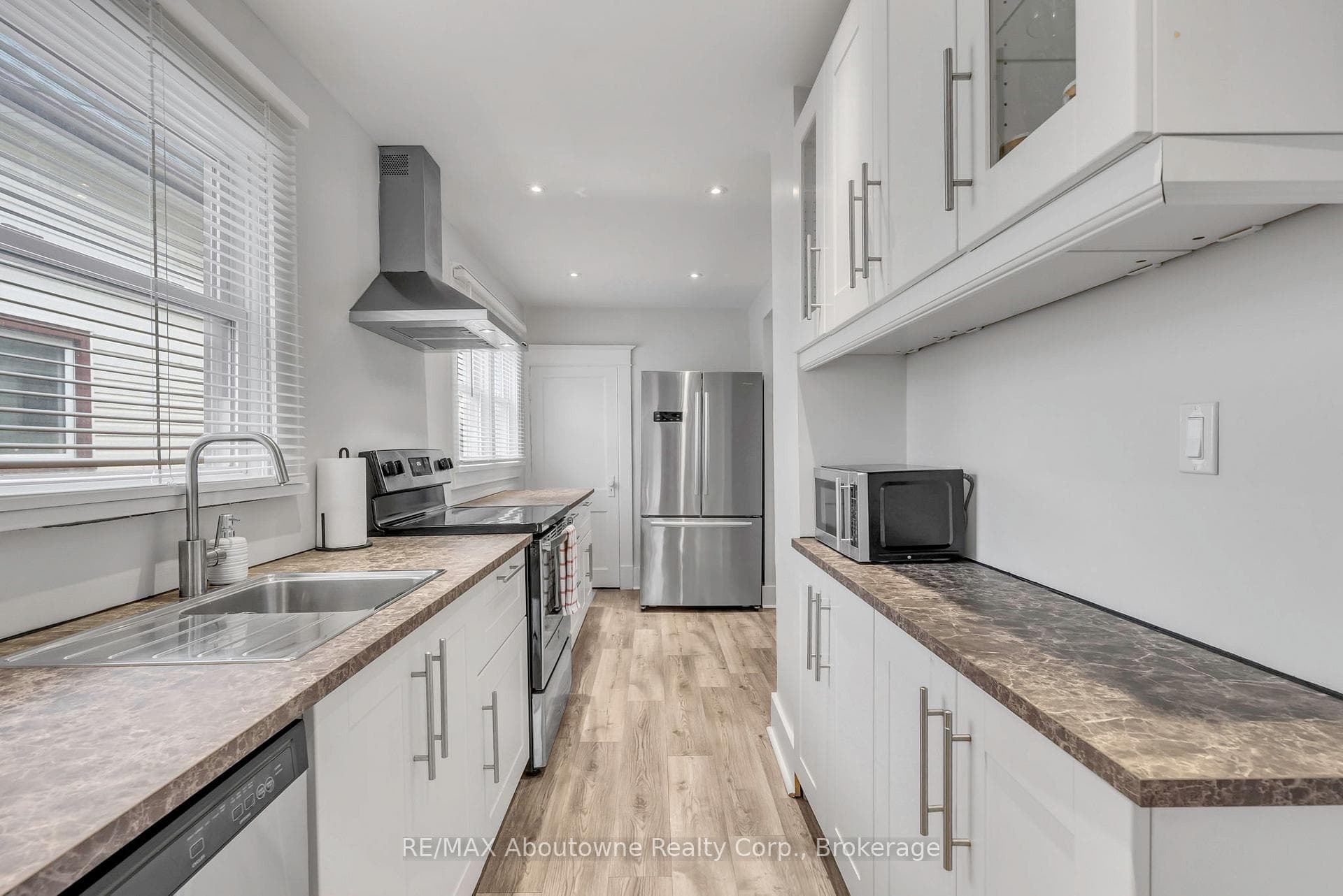 5111 KITCHENER Street, Niagara Falls, ON L2G 1B1