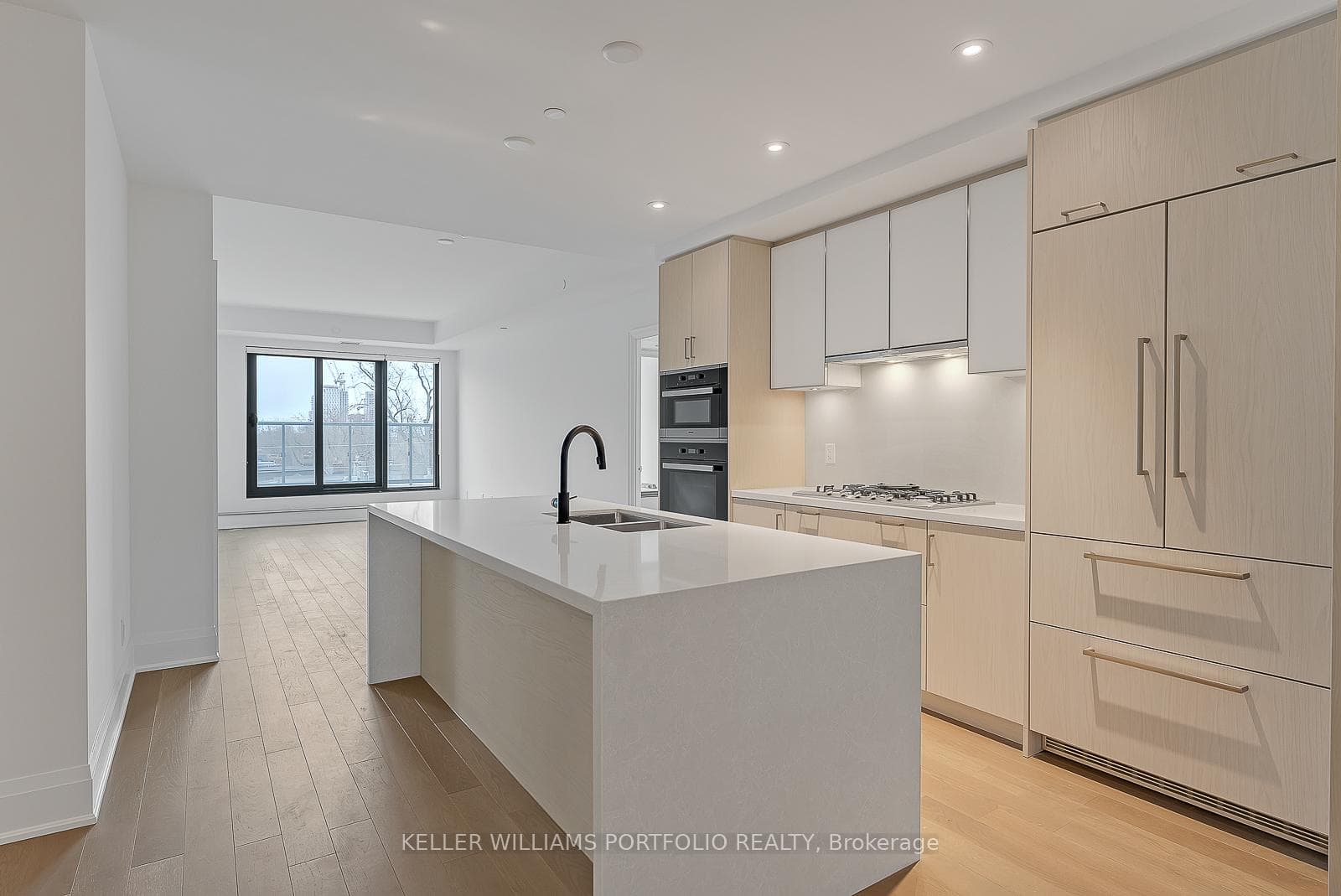 280 Howland Avenue 415, Toronto, ON M5R 0C3