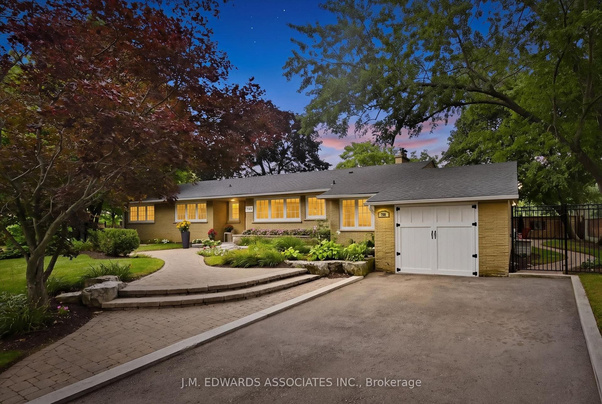 760 Kingsway Drive, Burlington, ON L7T 3H4