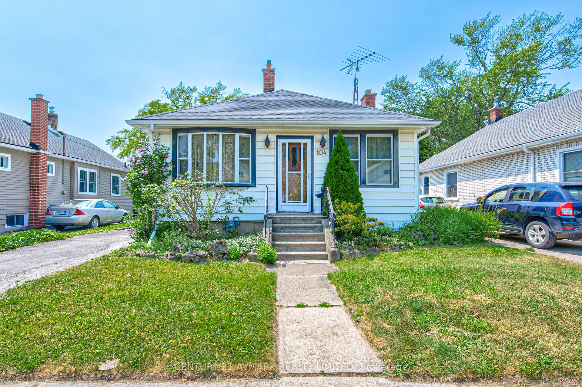 104 Highland Avenue, St. Catharines, ON L2R 4J2