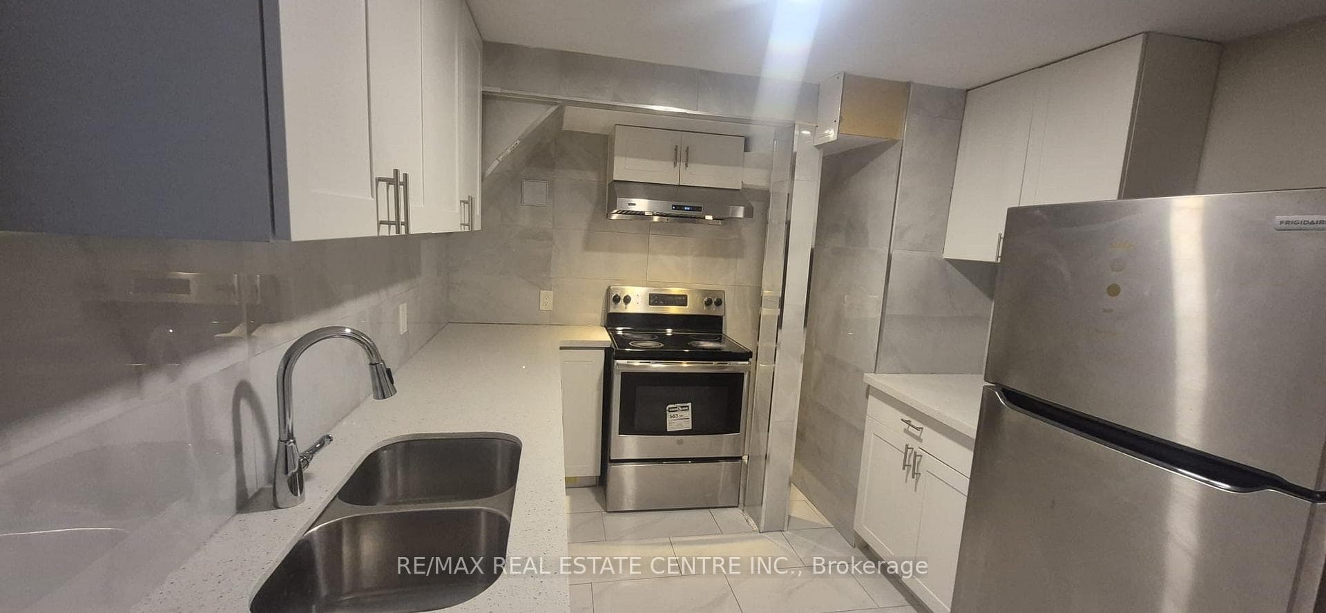 17 Millcar Drive Upper, Toronto, ON M1B 6J6