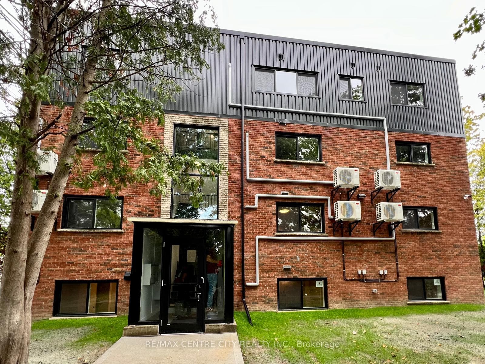 400 Scenic Drive 8, London South, ON N5Z 3A8