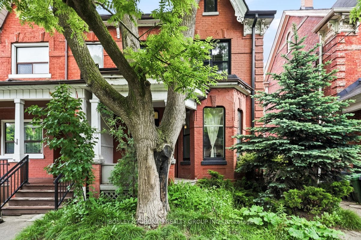 21 Lansdowne Avenue 1, Toronto, ON M6K 2V7