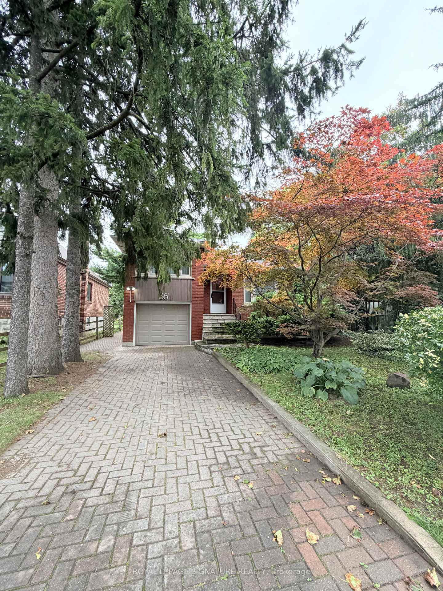 36 Royalavon Crescent Main, Toronto, ON M9A 2E8