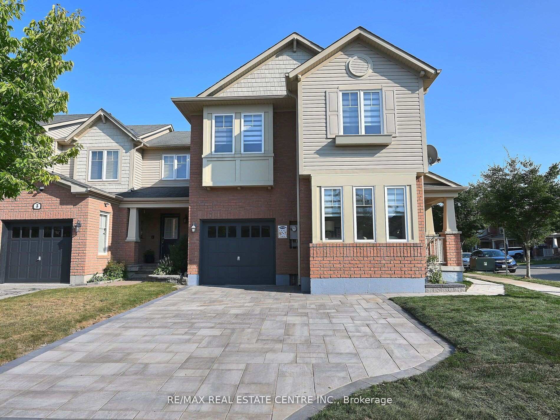 1 McCandless Court, Milton, ON L9T 2C4