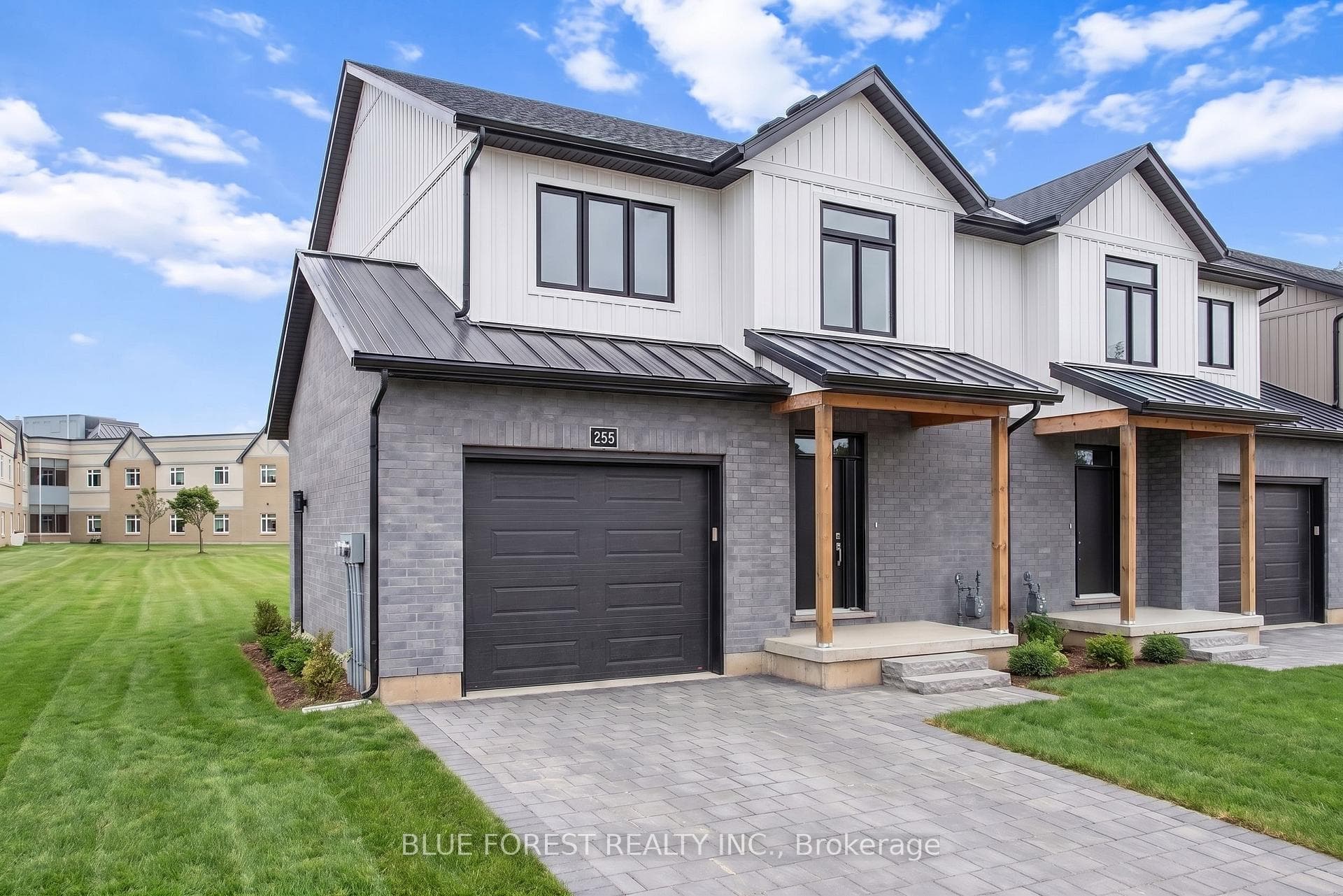 255 McTavish Street, Strathroy-Caradoc, ON N7G 3K5