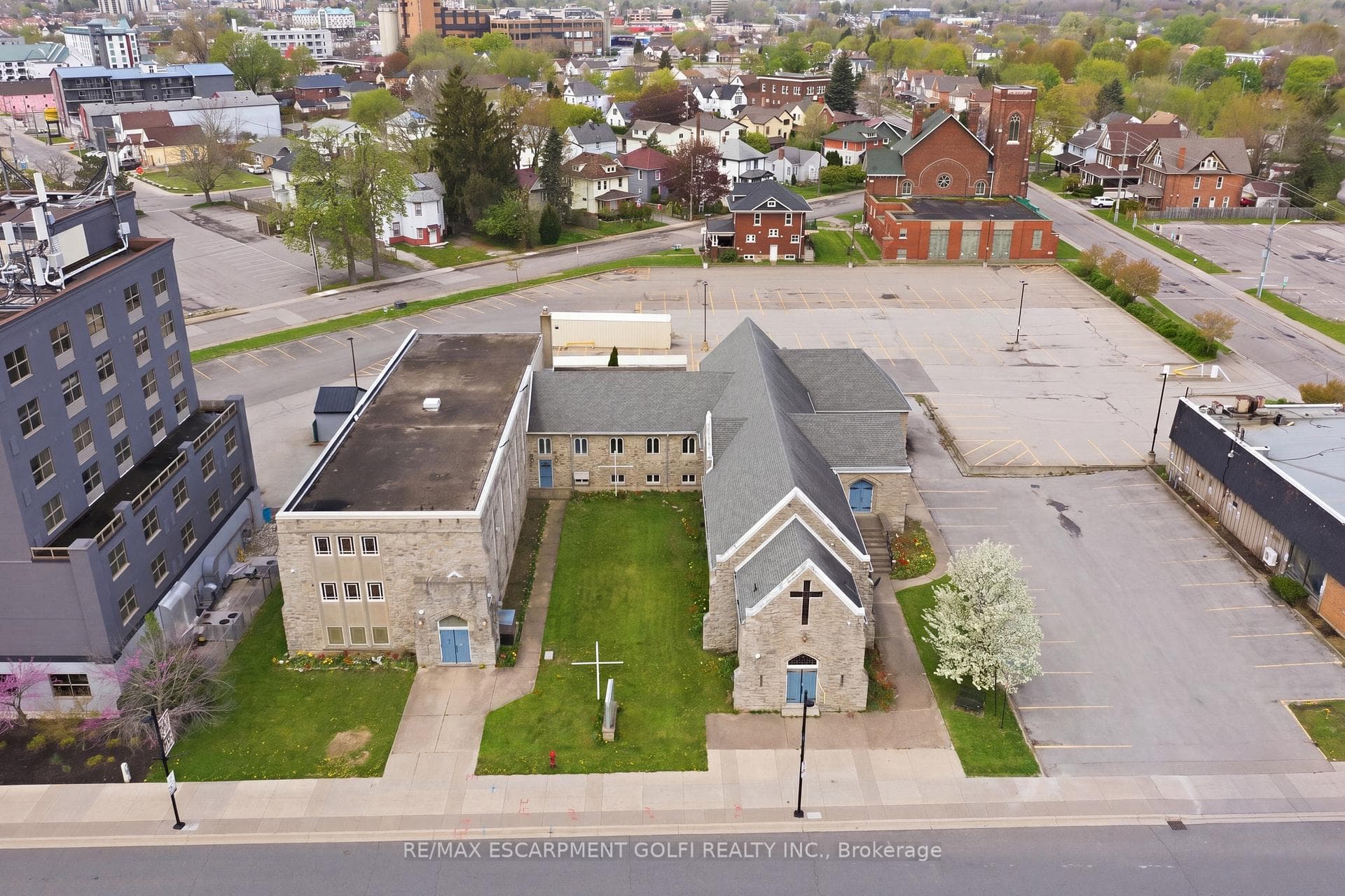 5485 Victoria Avenue, Niagara Falls, ON L2G 3L3