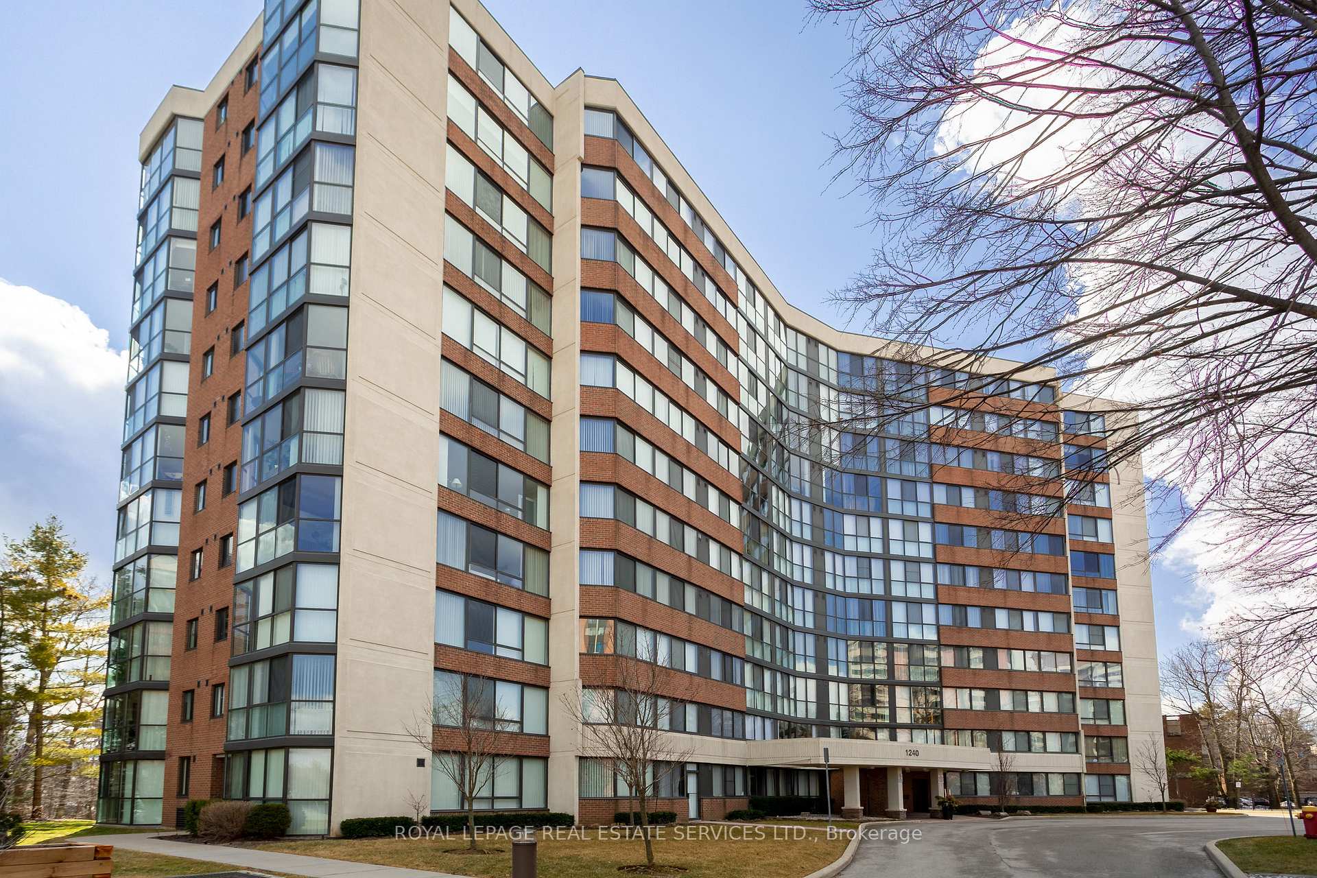 1240 Marlborough Court 110, Oakville, ON L6H 3K7