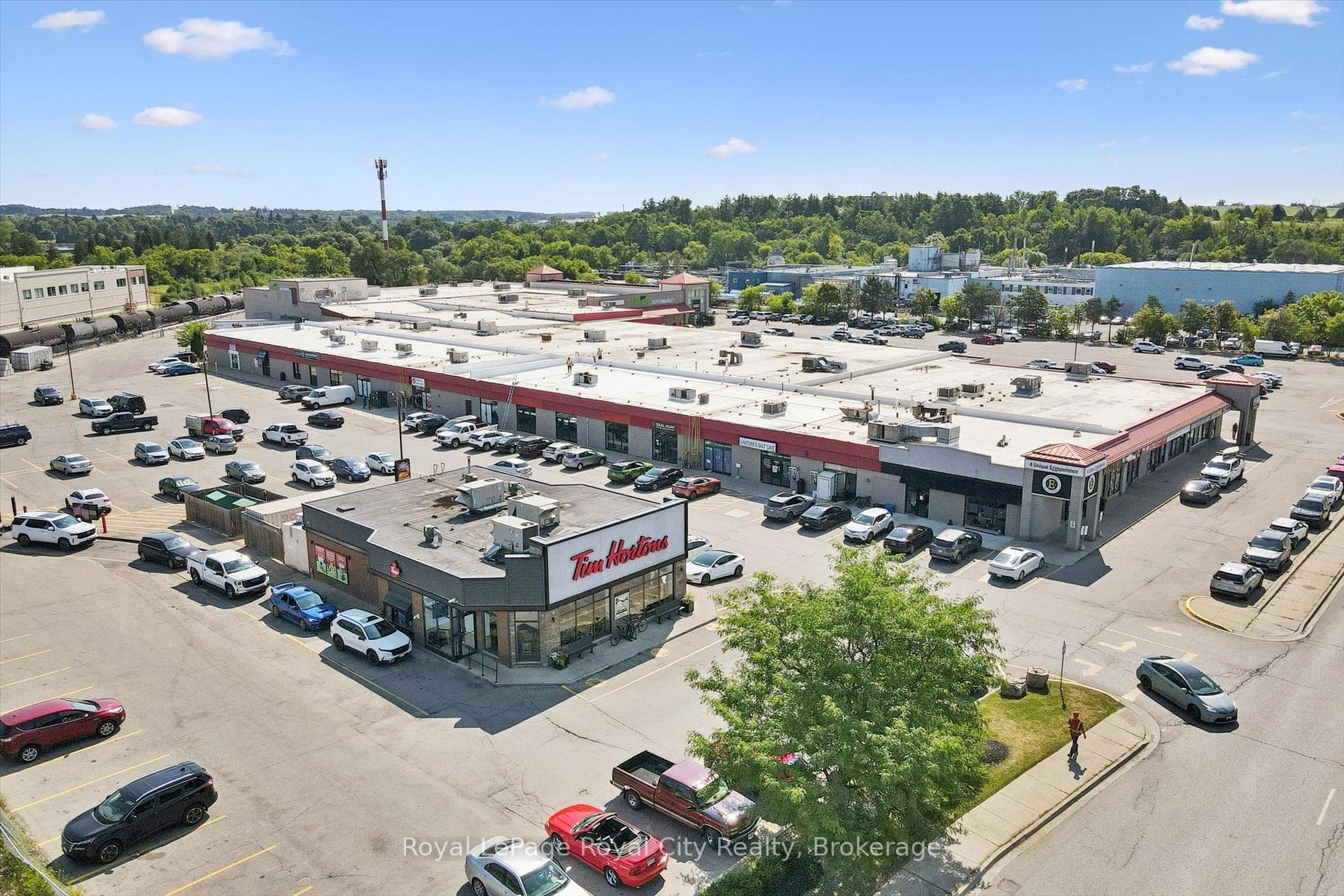 208 Victoria Road, Guelph, ON N1E 5R1