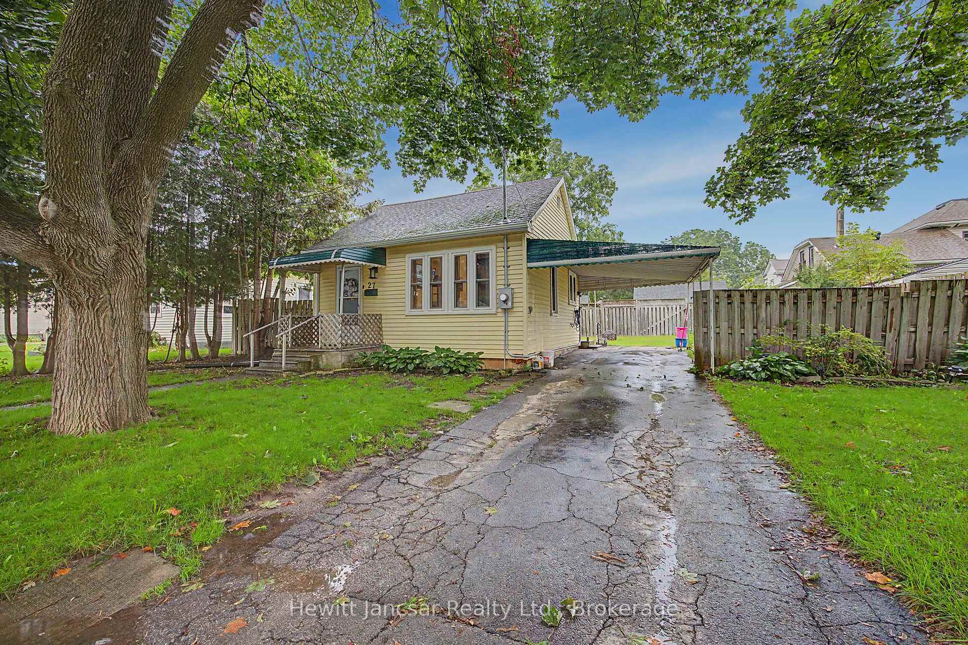 27 CHESTNUT Street W, Aylmer, ON N5H 1E5