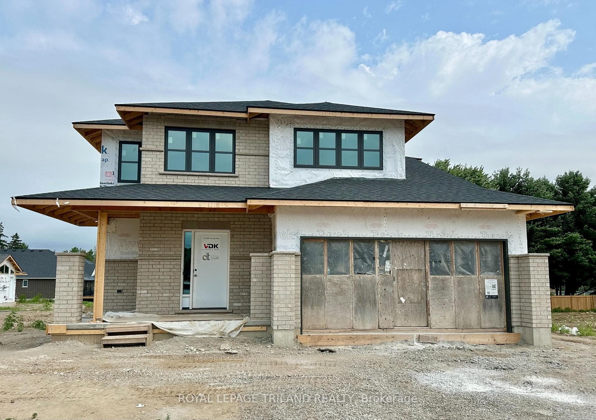 18 HAWKS Gate, Central Elgin, ON N5R 0R2