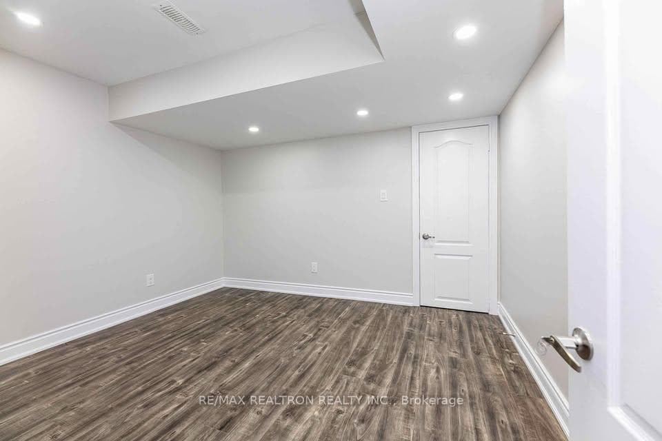 34 Haywood Drive Basement, Brampton, ON L6X 0W3