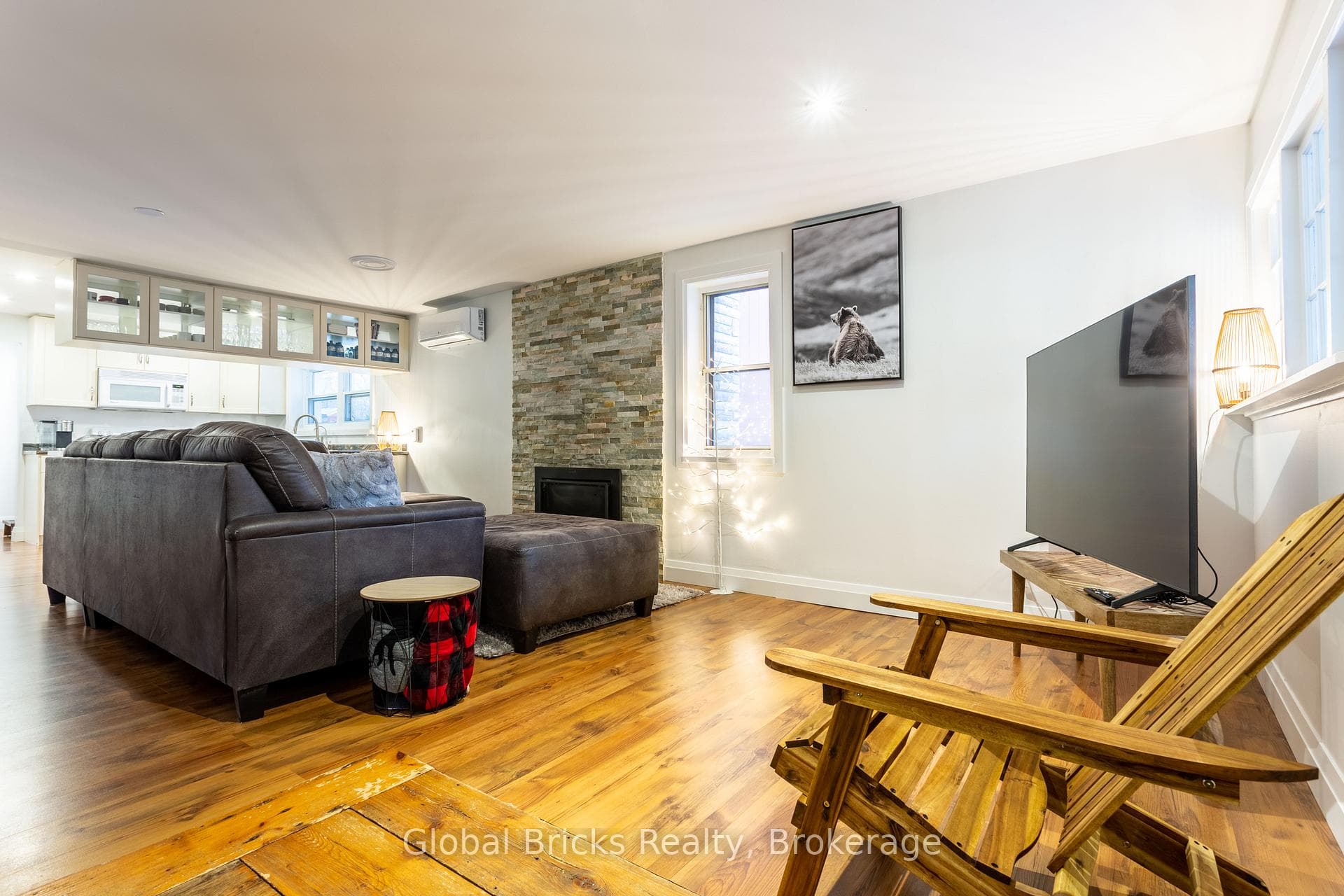 648 10th Line, Innisfil, ON L9S 3N7