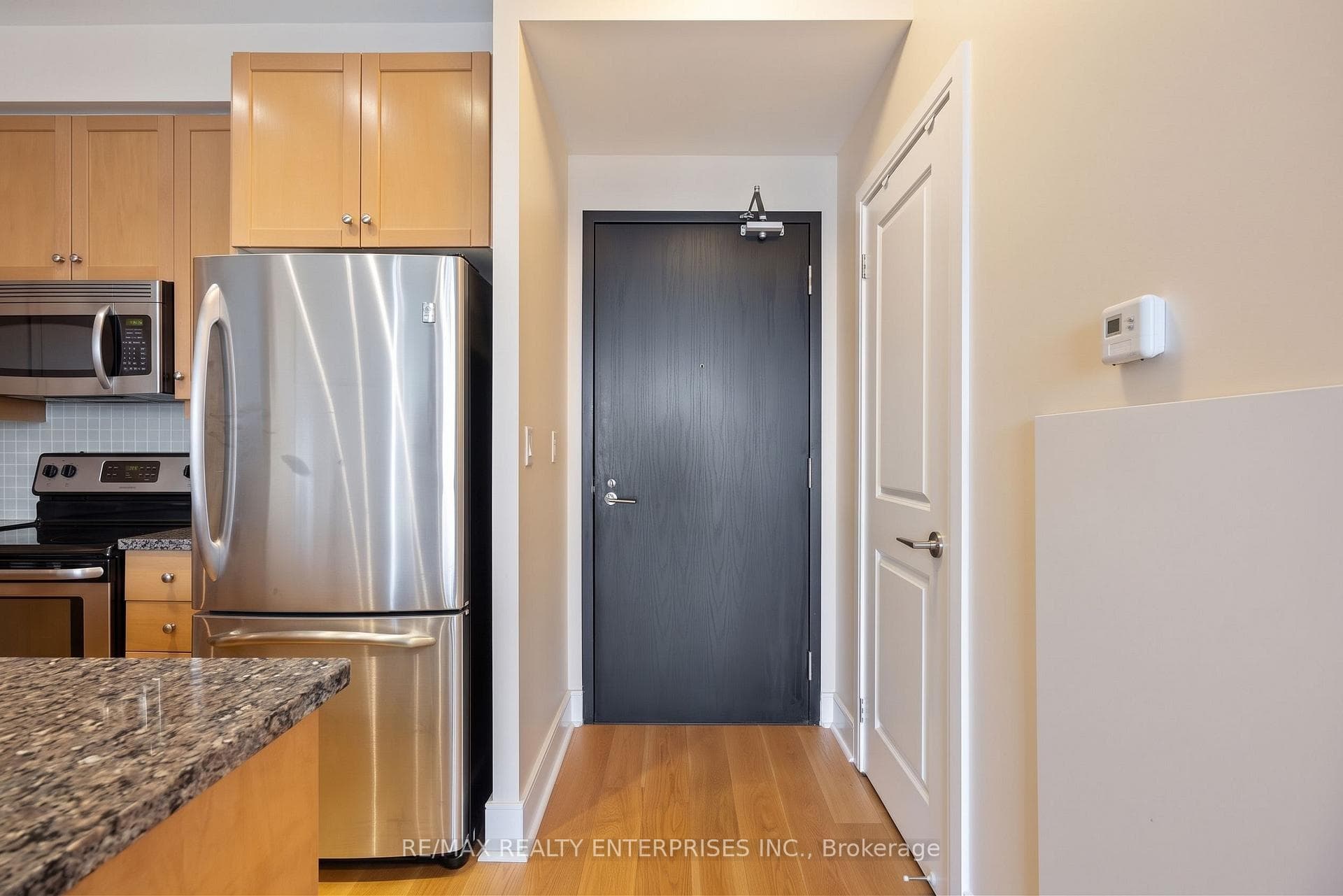 18 Yorkville Avenue 2706, Toronto, ON M4W 3Y8