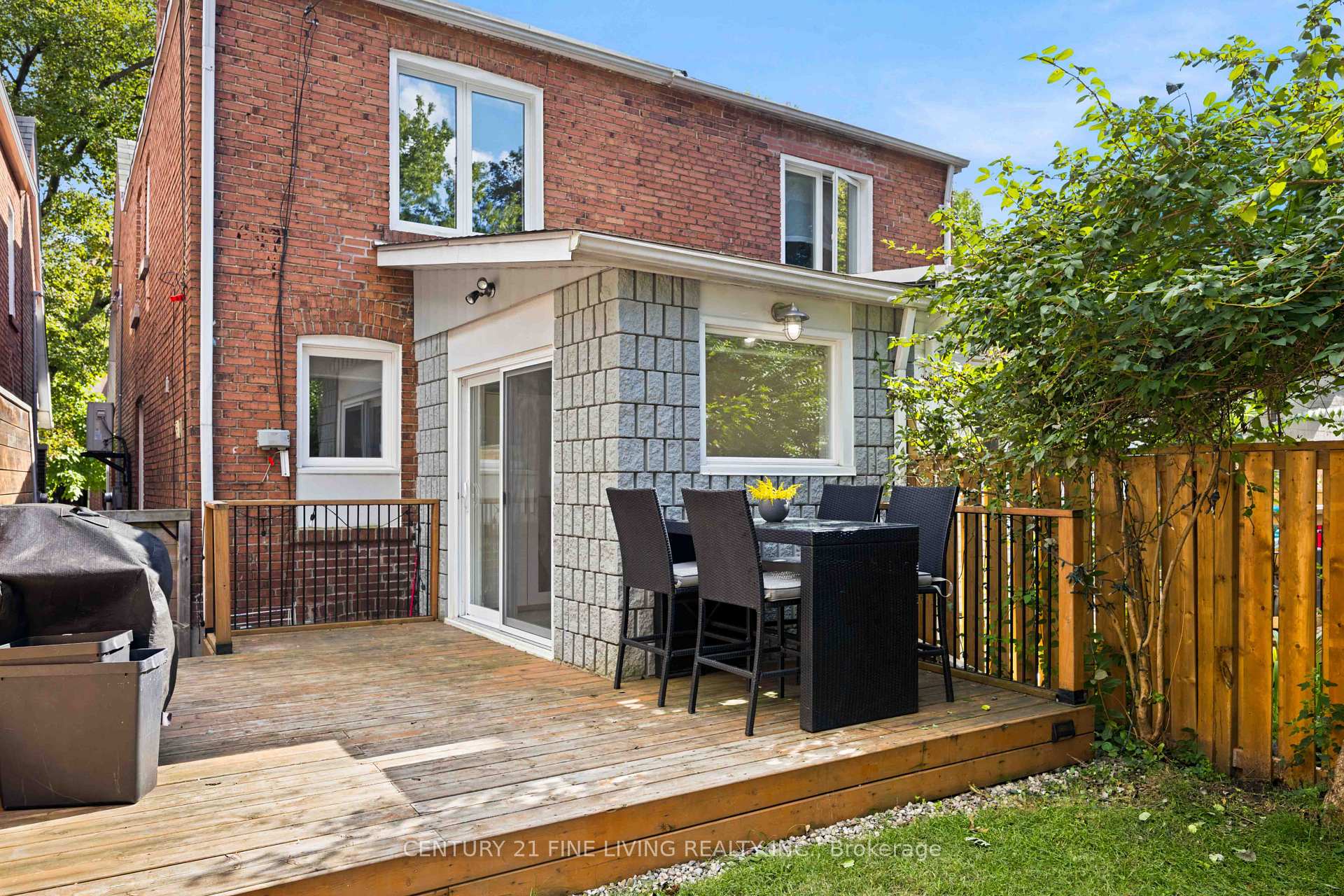 294 Gainsborough Road, Toronto, ON M4L 3C6