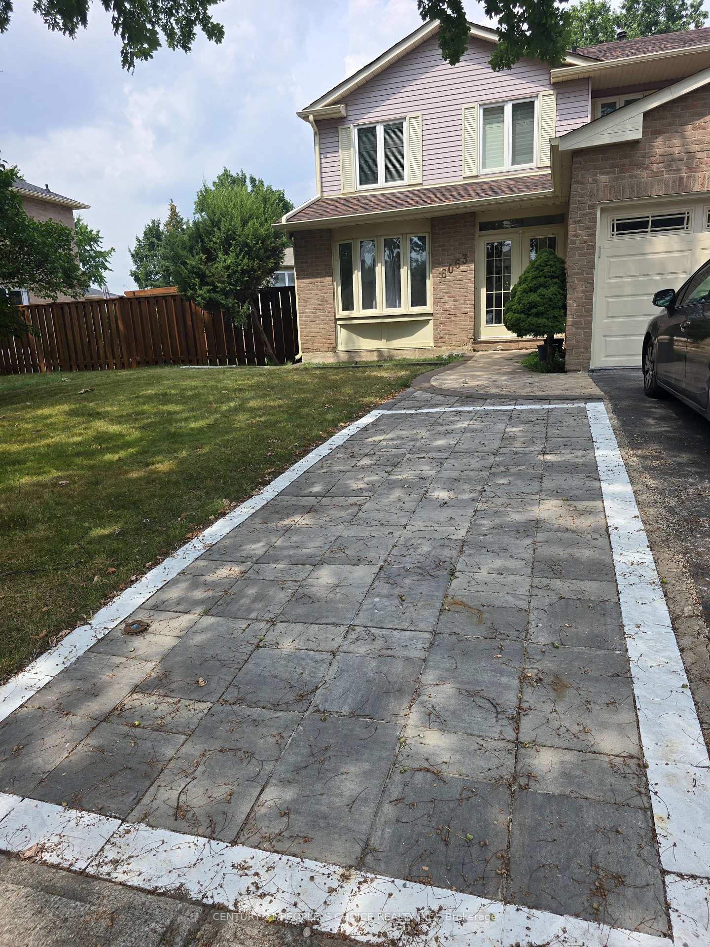 6063 Farmstead Lane, Mississauga, ON L5N 2Y9