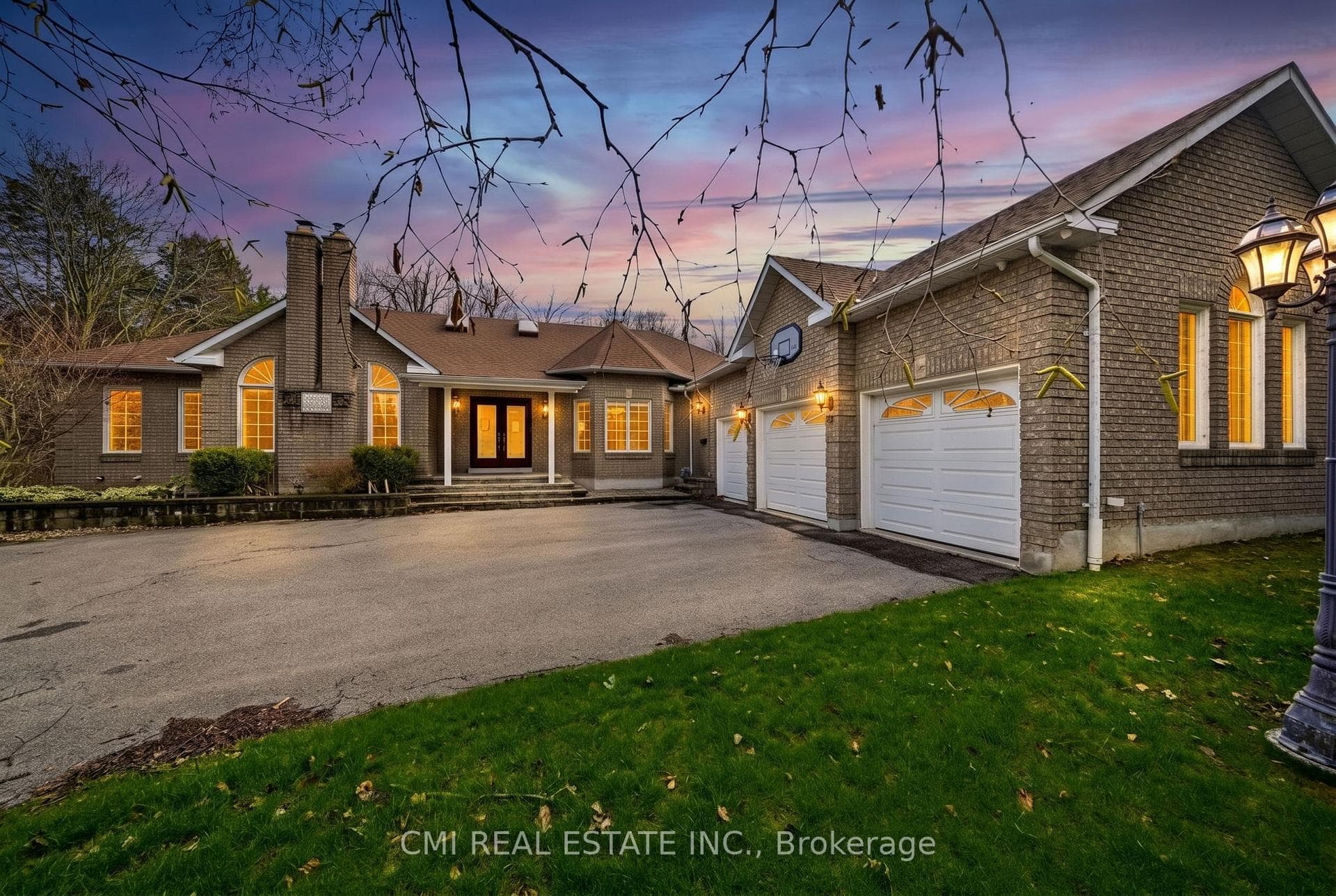 15 Treegrove Circle, Aurora, ON L4G 6M1