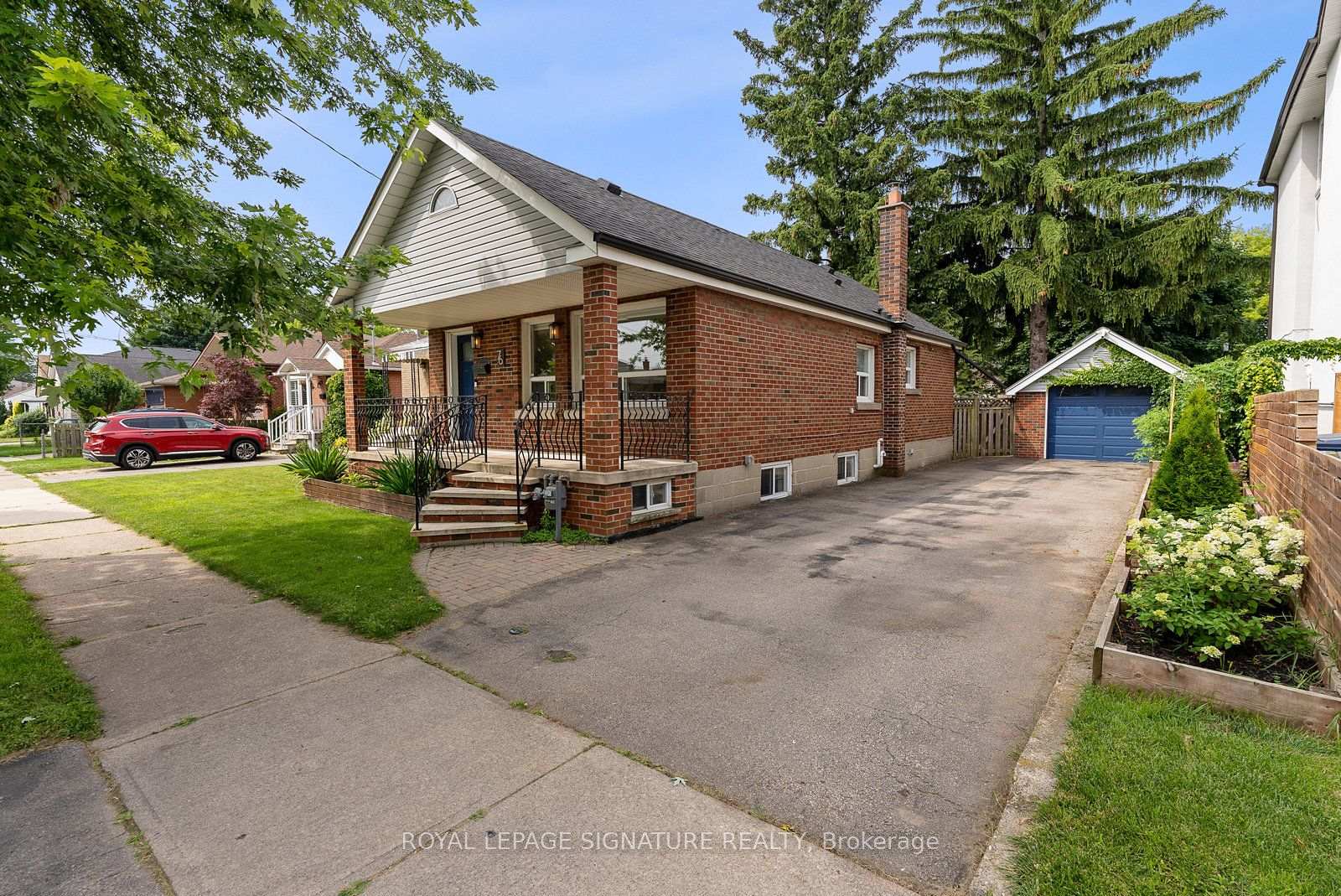 76 Foch Avenue, Toronto, ON M8W 3X4