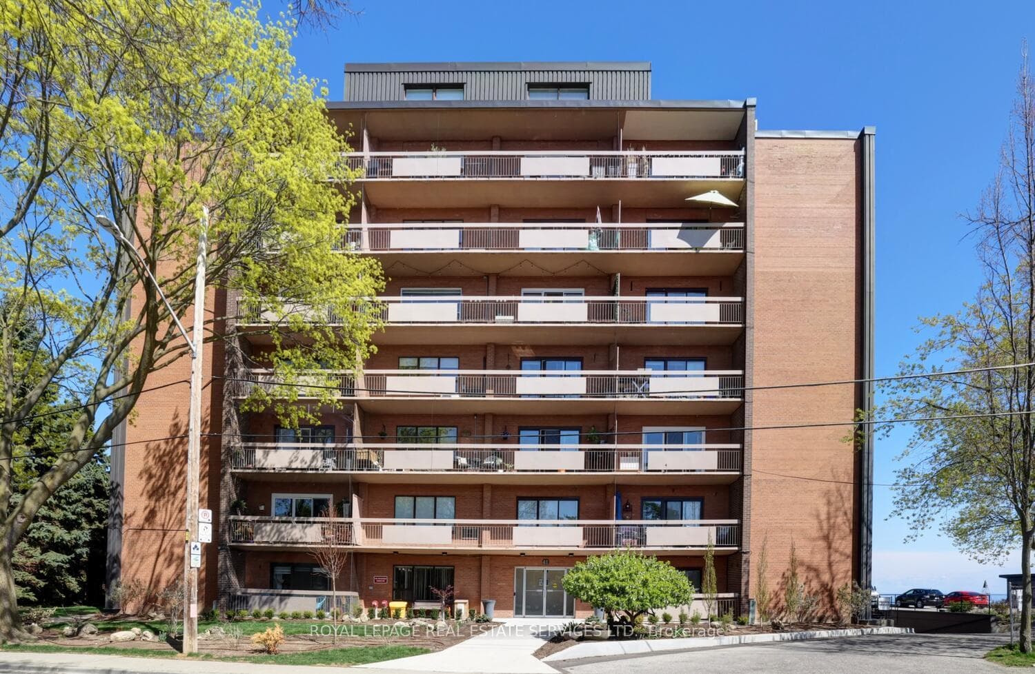 41 Lake Shore Drive 104, Toronto, ON M8V 1Z3