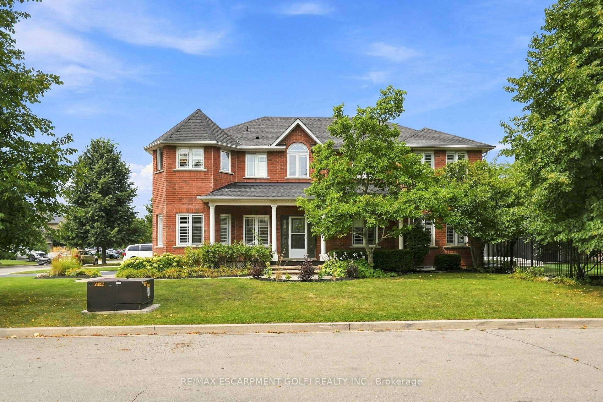 31 COMMANDO Court, Hamilton, ON L8B 0J6