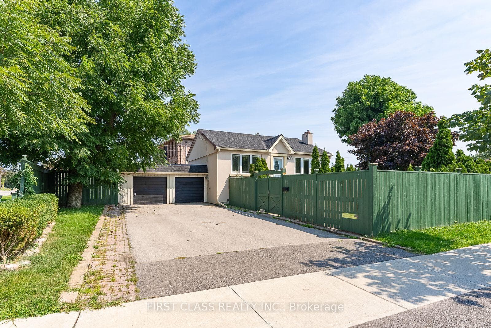 4061 Dufferin Street Basement, Toronto, ON M3H 5R7