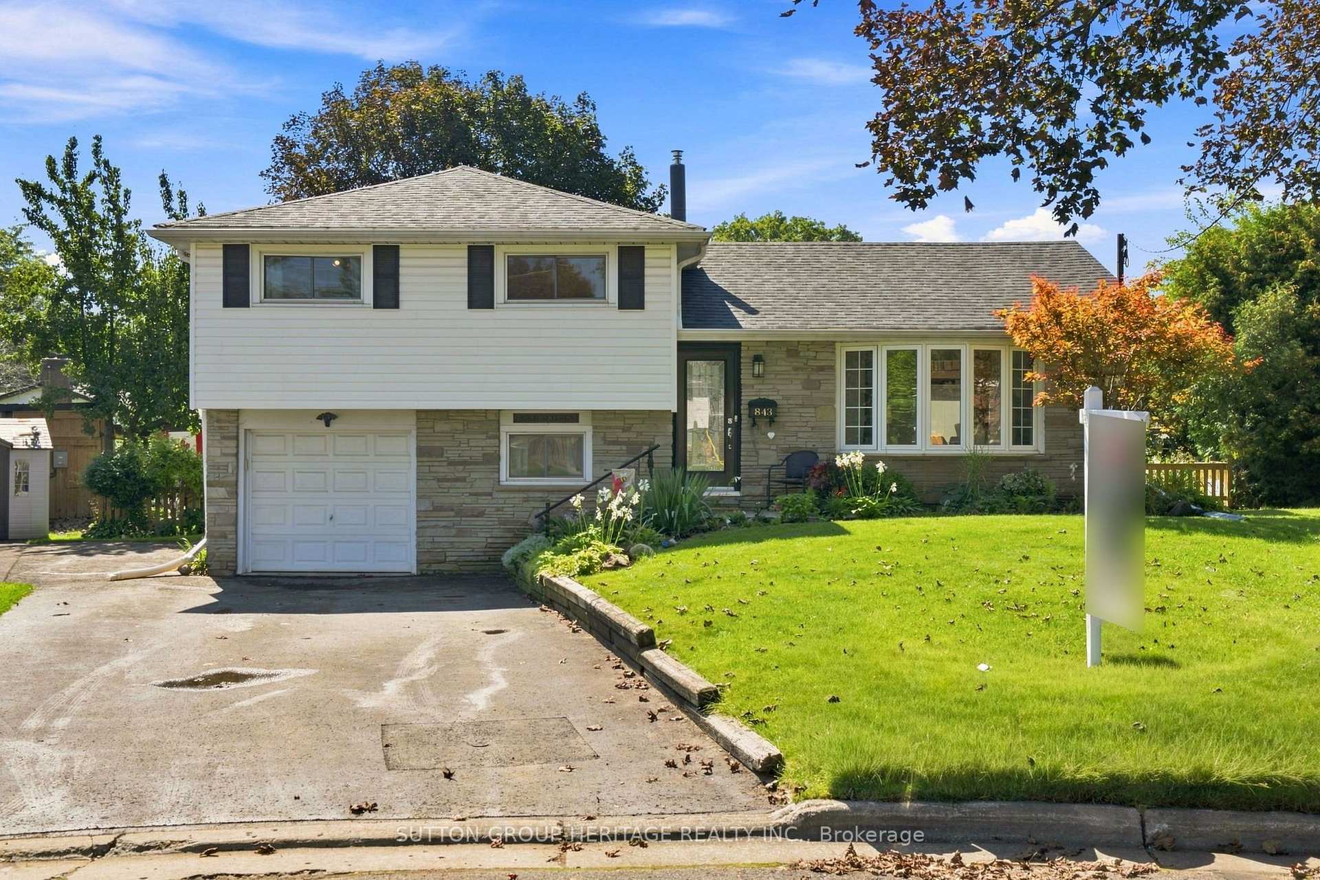 843 Carnation Court, Oshawa, ON L1H 2H6