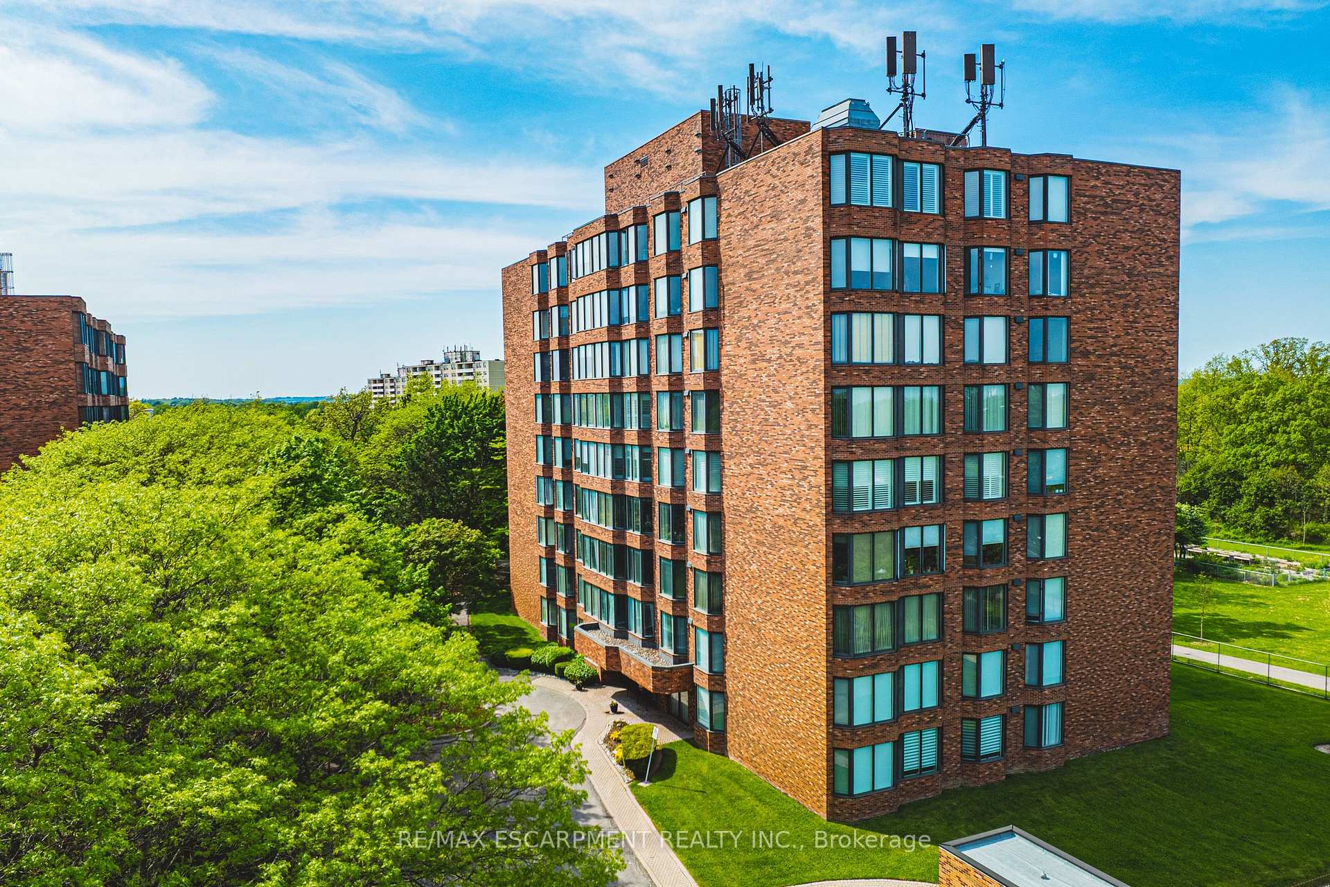 180 Limeridge Road W 103, Hamilton, ON L9C 7H7