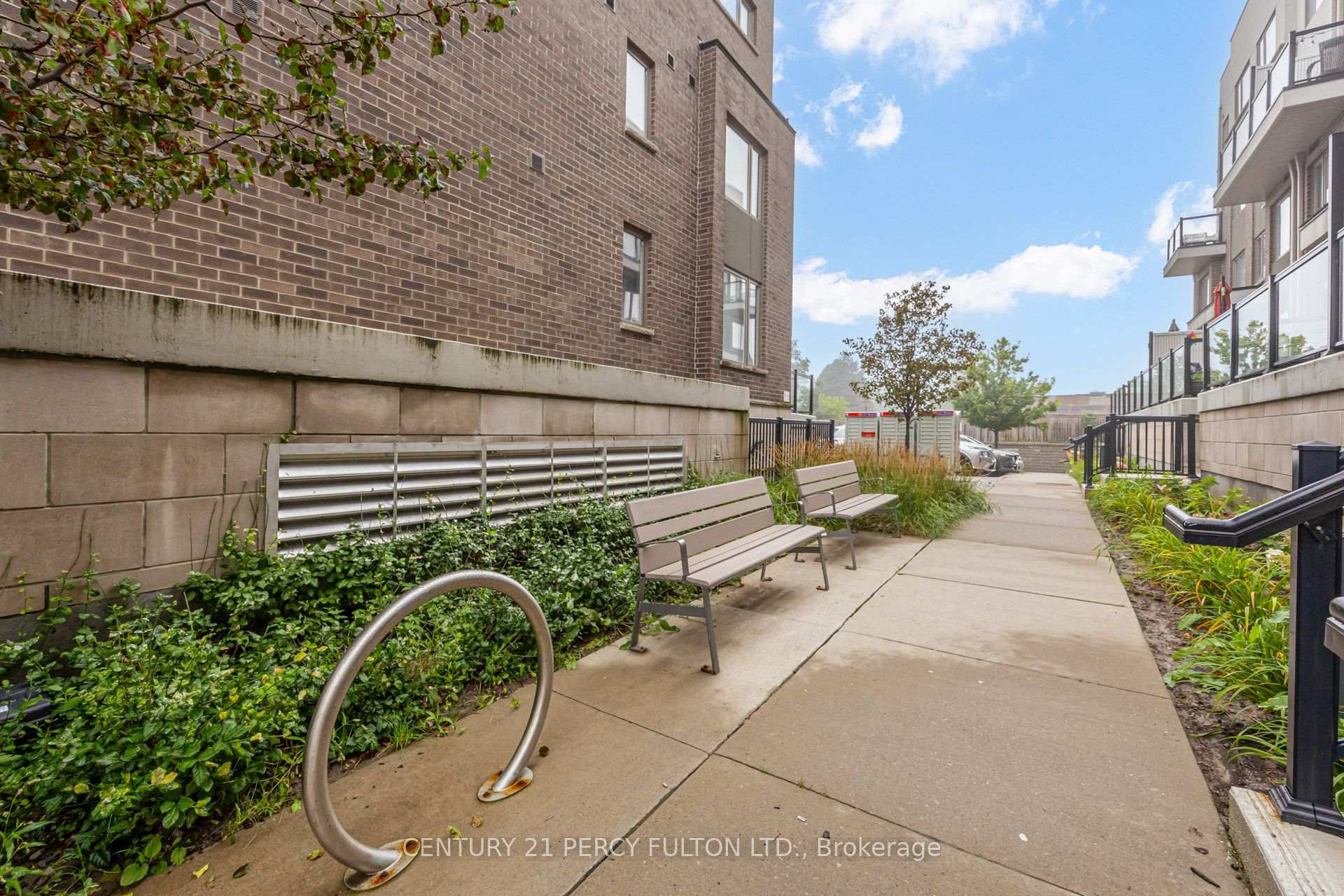 1460 Whites Road 318, Pickering, ON L1V 0E8