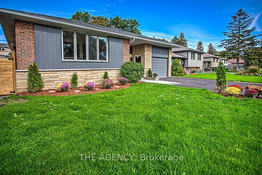 14 Wareside Road, Toronto, ON M9C 3B2