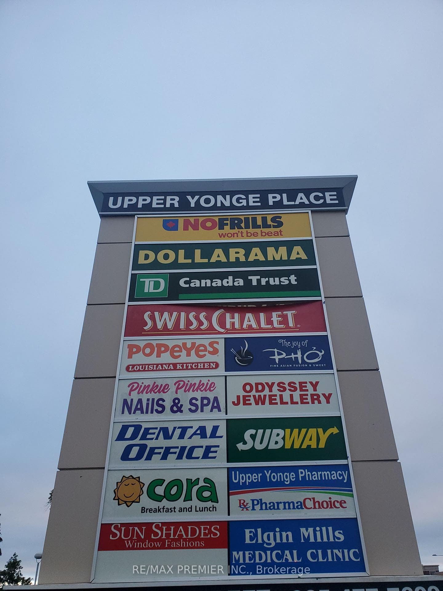 10909 Yonge Street 217, Richmond Hill, ON L4C 3E3