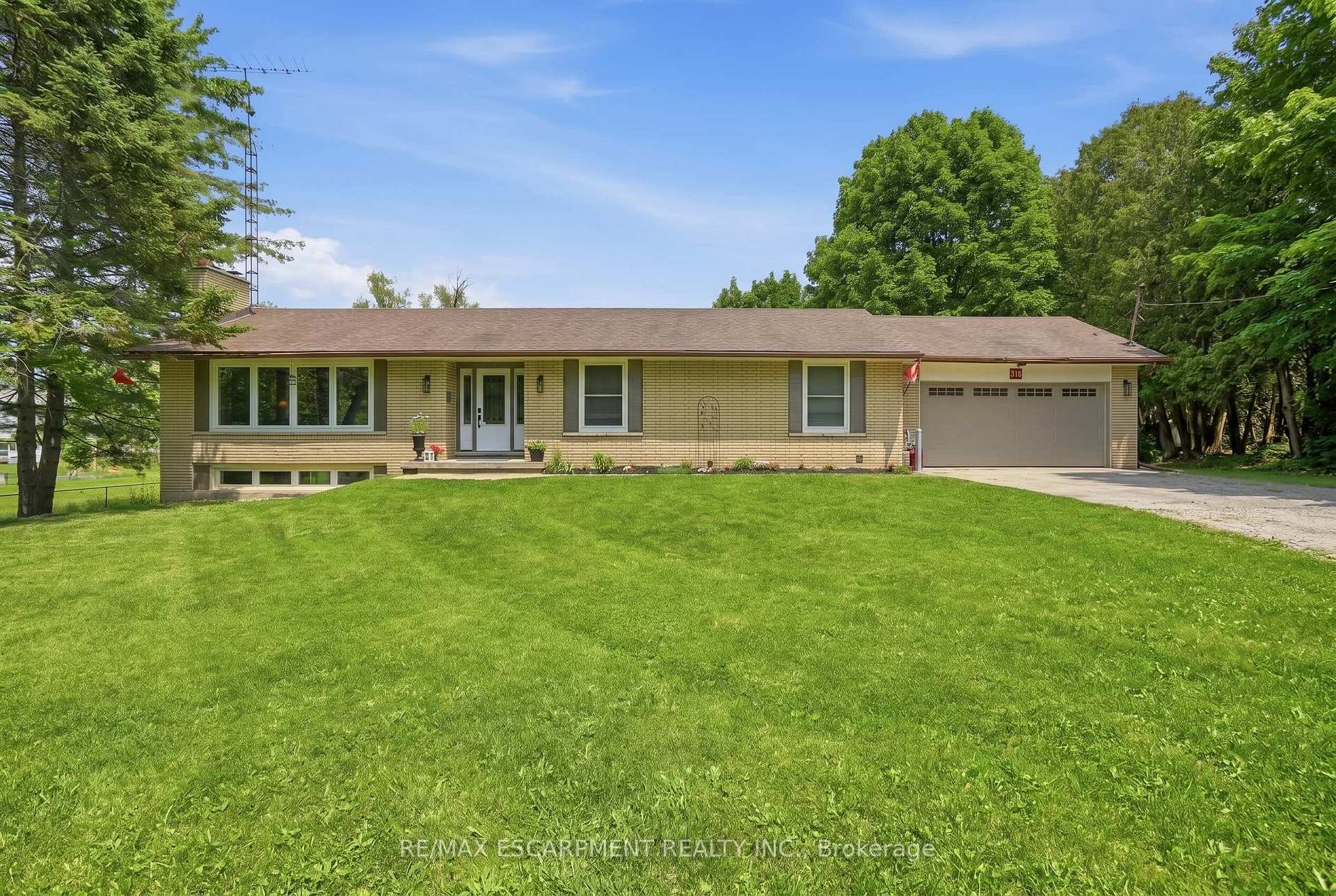318 Freelton Road, Hamilton, ON N0B 2J0