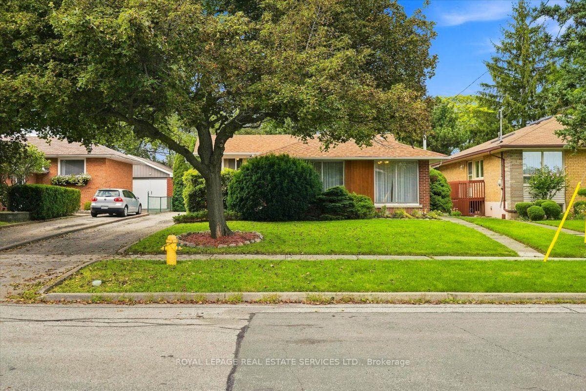 142 Cass Avenue, Toronto, ON M1T 2B6