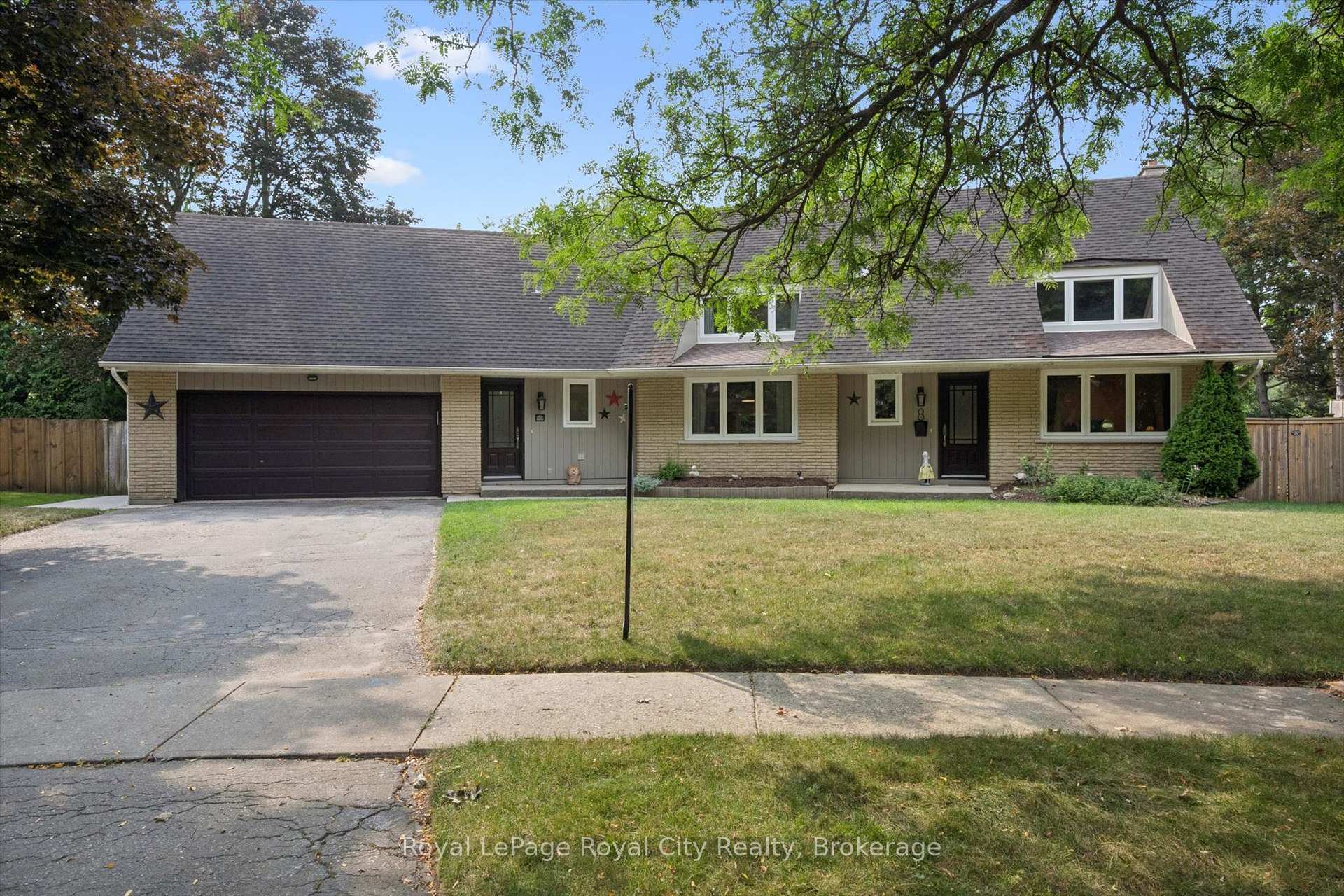 8 Berkley Place, Guelph, ON N1E 1E6