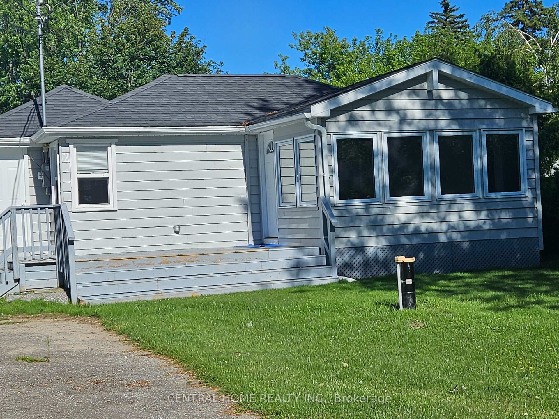 27 Blue Heron Drive, Georgina, ON L0E 1N0