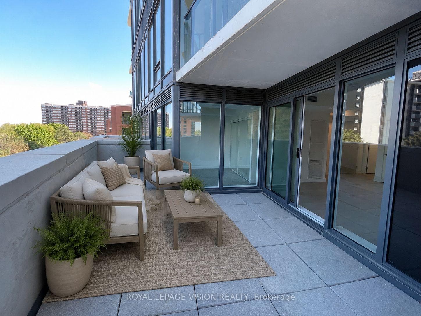 4010 Eglinton Avenue W 503, Toronto, ON M9A 0G5