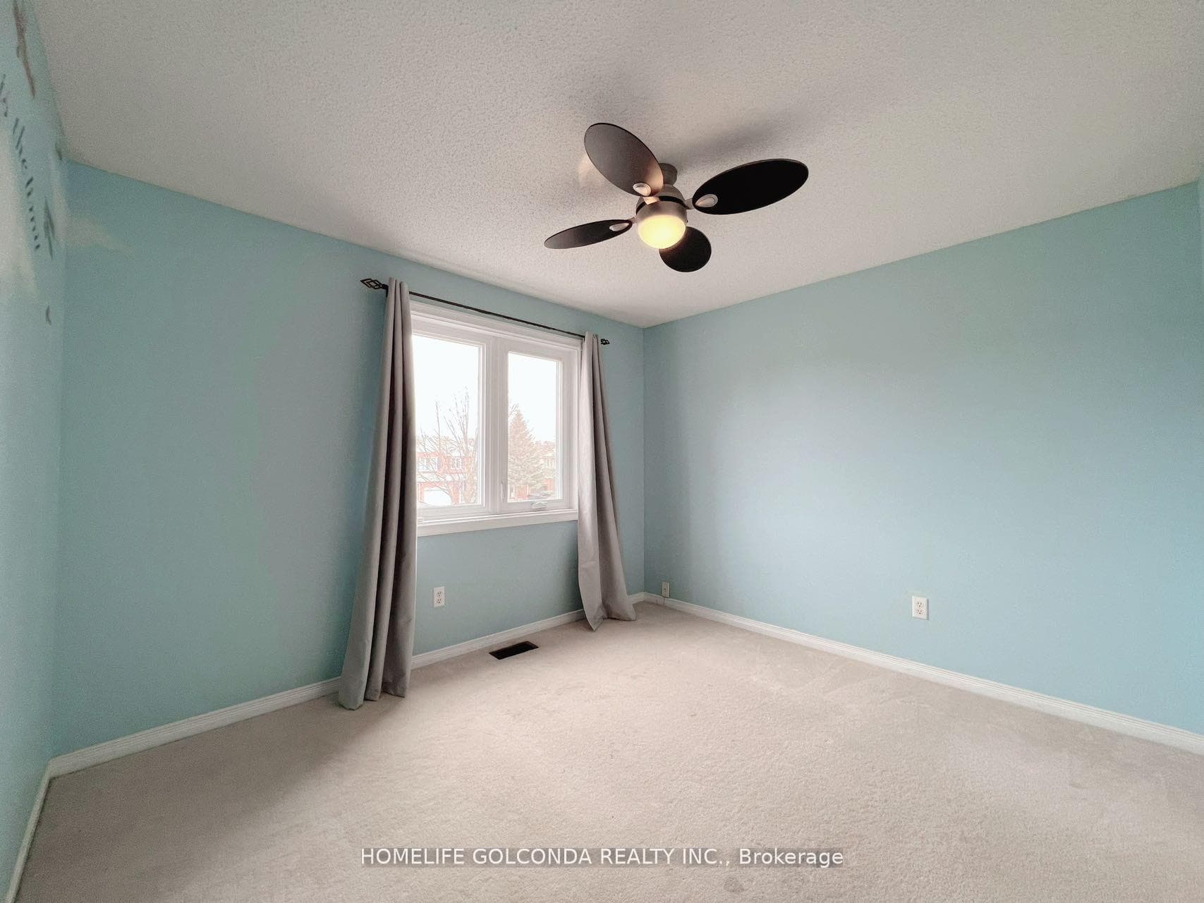 1704 Canadore Crescent, Oshawa, ON L1G 8A7