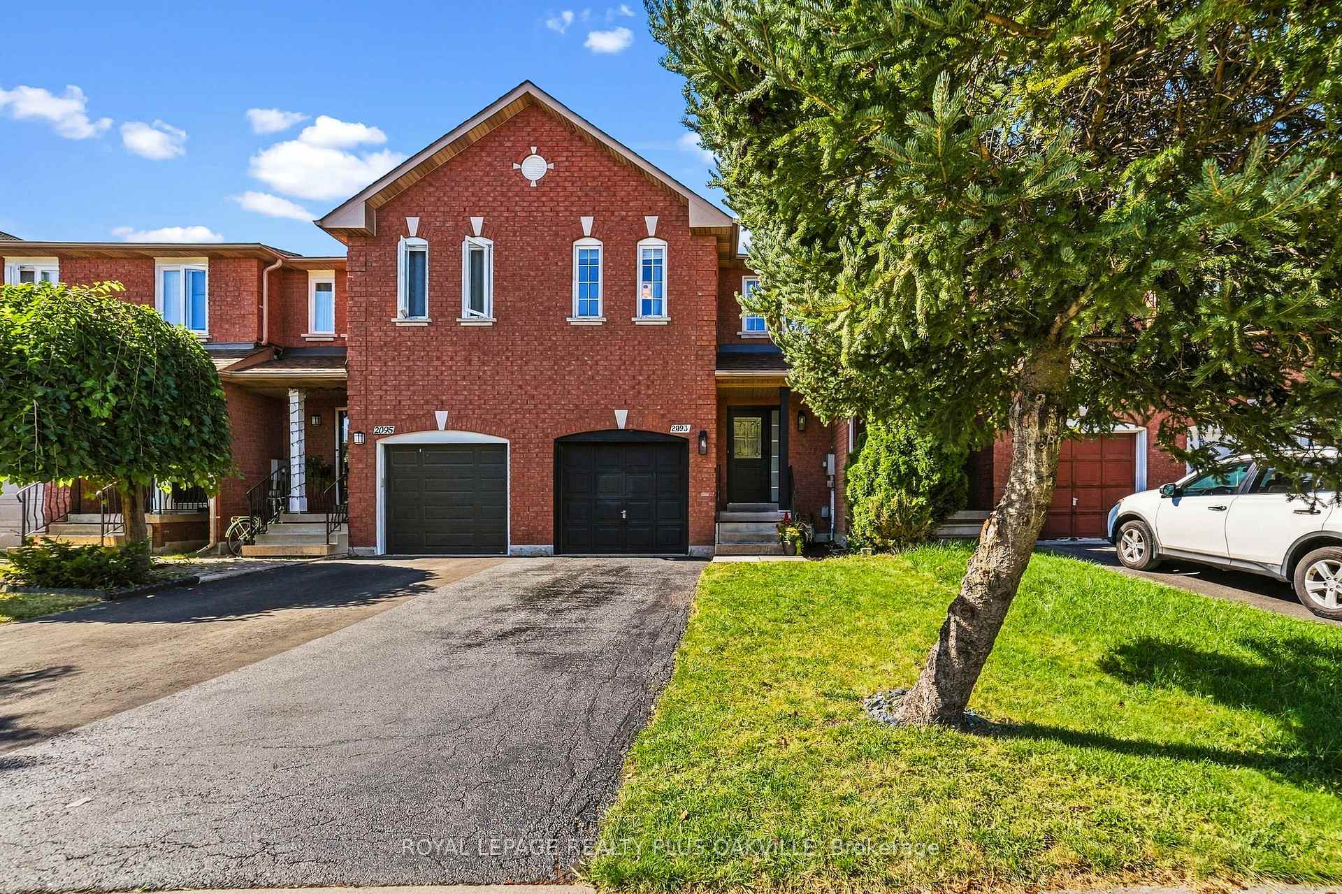 2093 Golden Orchard Trail, Oakville, ON L6M 3W8