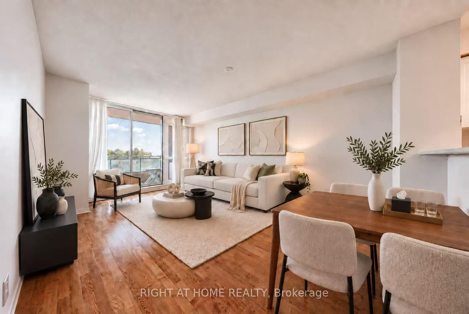 28 Pemberton Avenue 706, Toronto, ON M2M 4L1