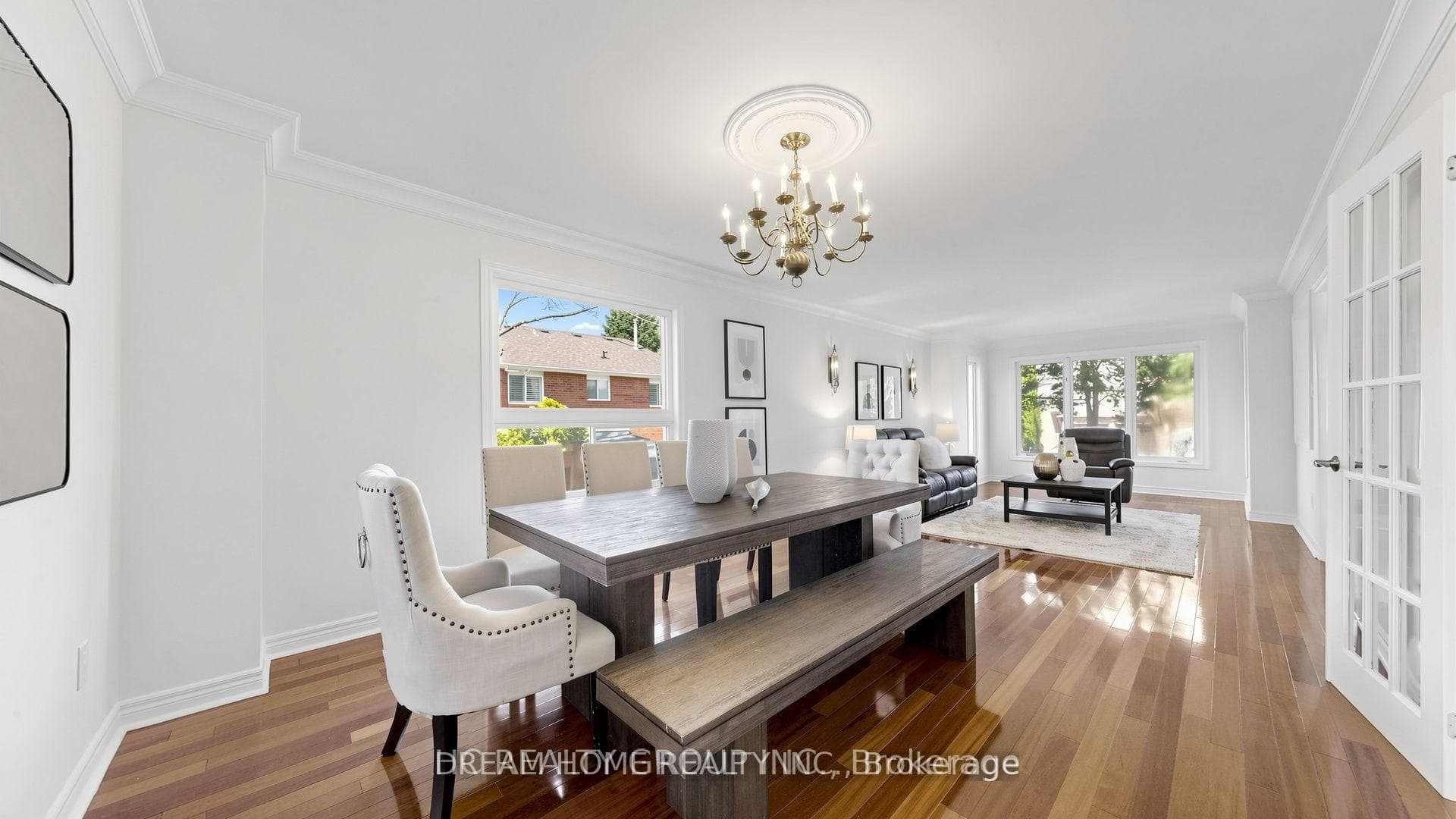 23 Brookeview Drive, Aurora, ON L4G 6N1