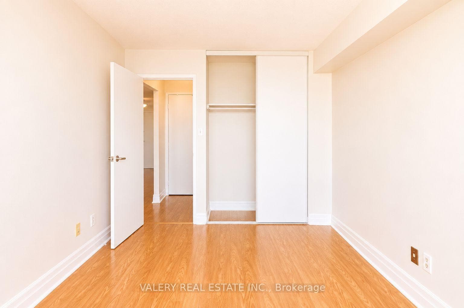 75 Bamburgh Circle 1816, Toronto, ON M1W 3W1