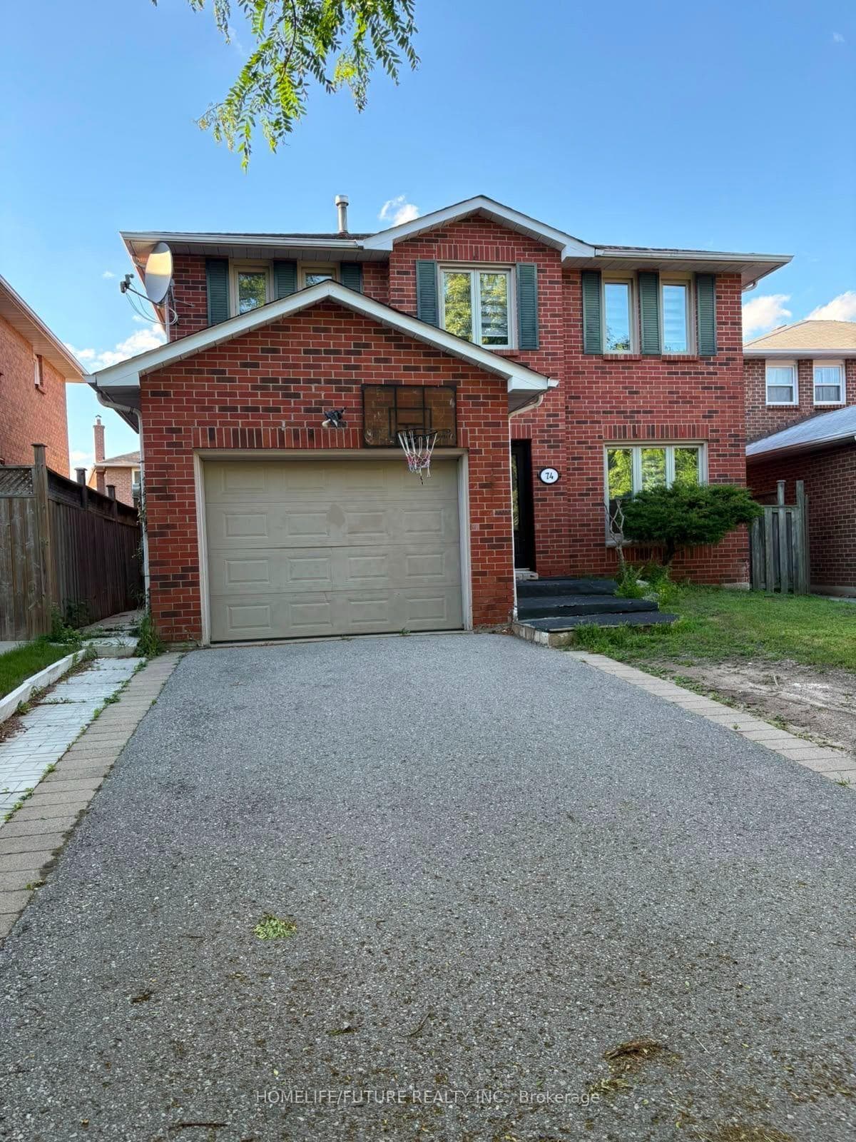 74 Parade Square, Toronto, ON M1C 3T6