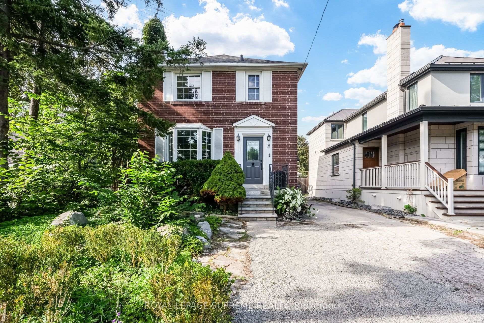 16 City Road, Toronto, ON M8V 2H4